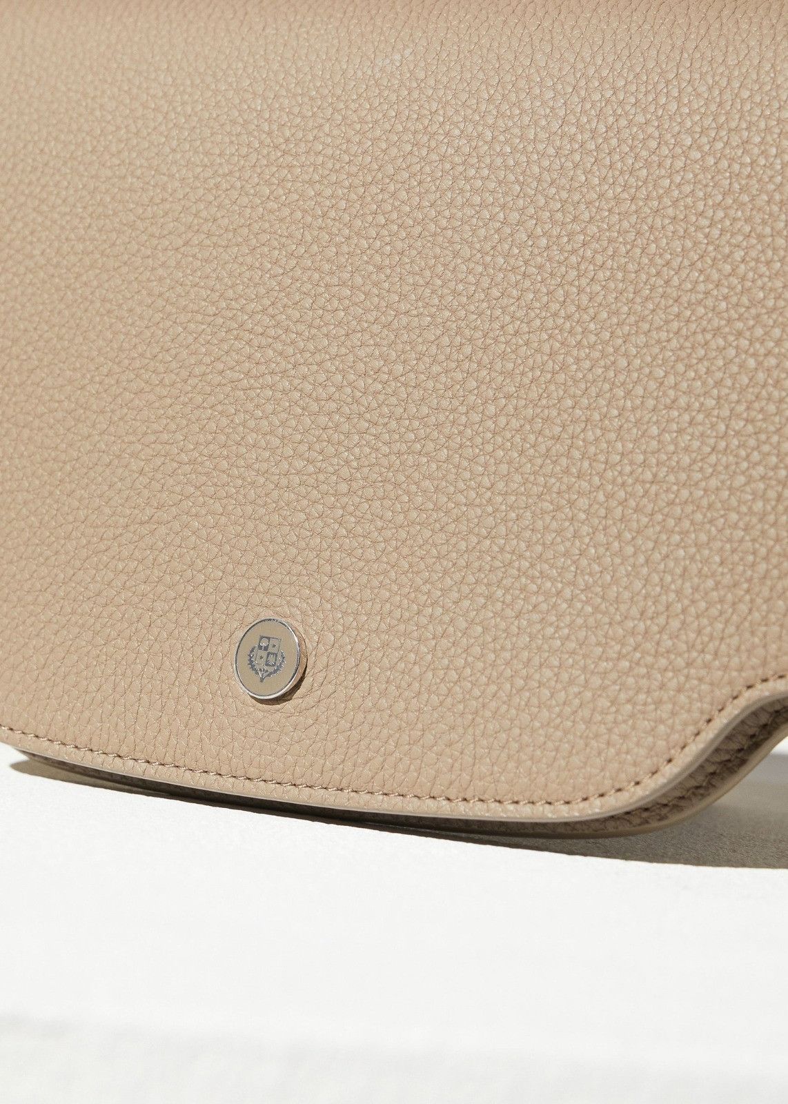 Loro Piana o1srvl11e0924 Size: / OS Sesia Clutch Purse Bag in Beige Size ONE SIZE - 4 Thumbnail