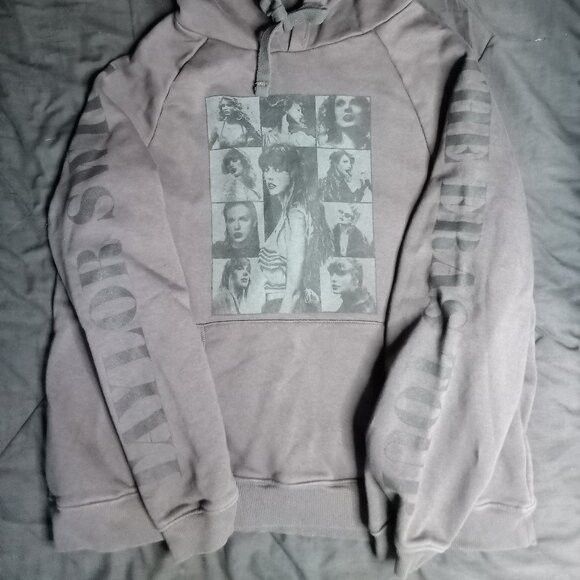 Band Tees Taylor Swift The Eras Tour Hoodie Sweatshirt Size US XL / EU 56 / 4 - 3 Thumbnail