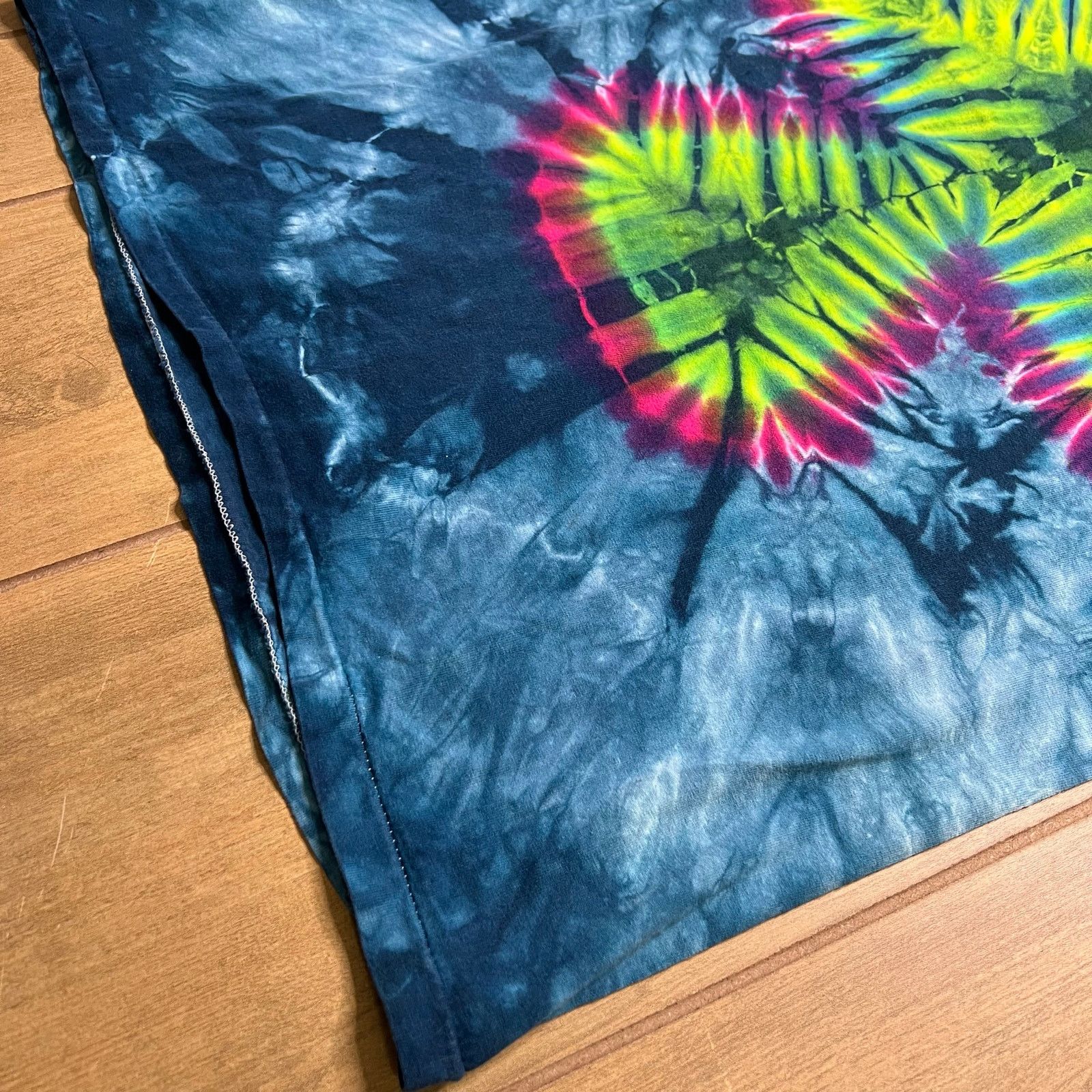 All Sport Vintage 90s Sz L blue diamond pleated tie-dye T-shirt Y2K Size US L / EU 52-54 / 3 - 8 Thumbnail