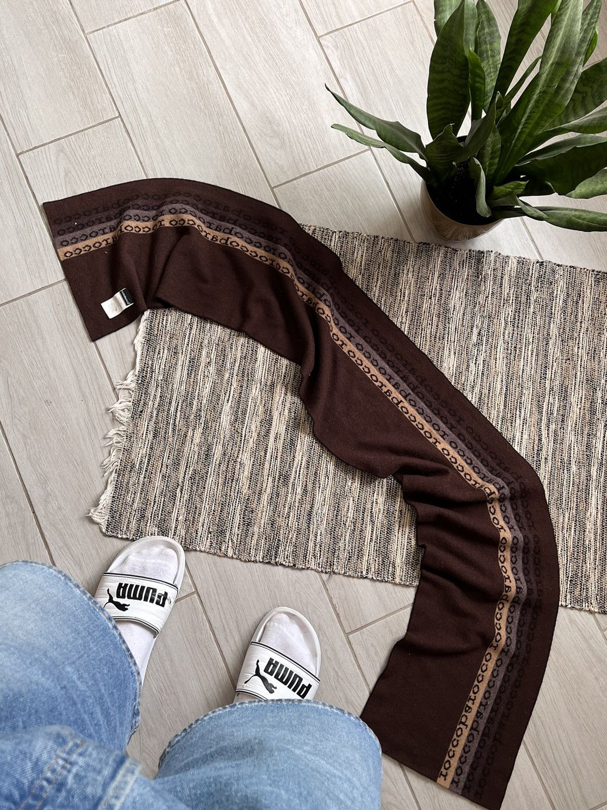 Other Roccobarocco Scarf Brown Monogram logo luxury minimalistic Size ONE SIZE - 3 Thumbnail