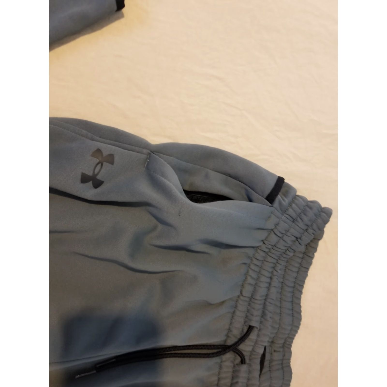 Under Armour Under Armour Pants Mens L Large Gray Athletic Gym Workout Sweatpants Sports Pockets Regular Size Type: Pants Size US 33 - 4 Thumbnail