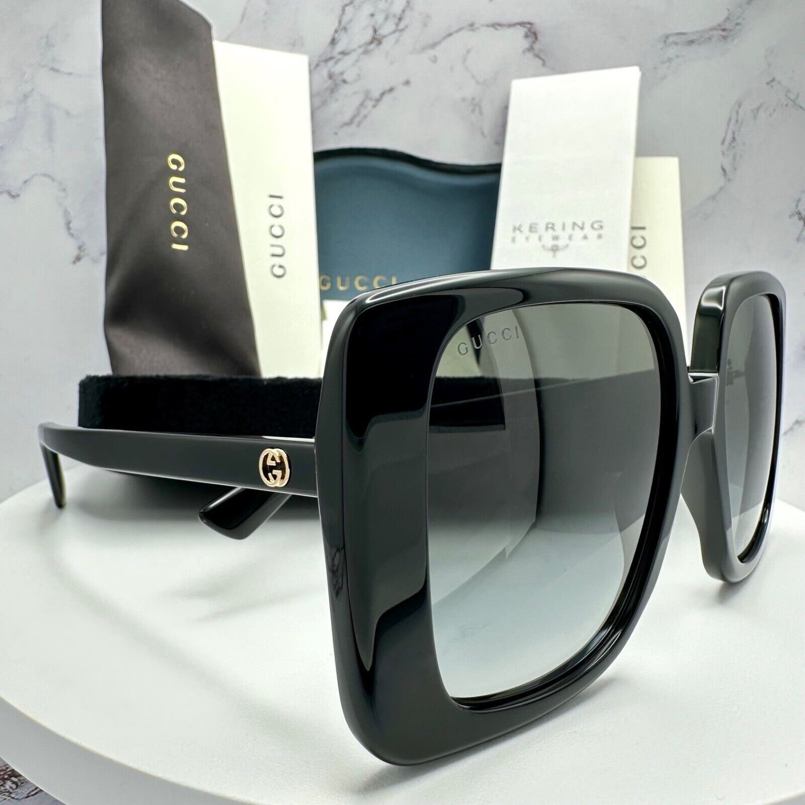 New Gucci Sunglasses Black Square Gold Interlocking GG