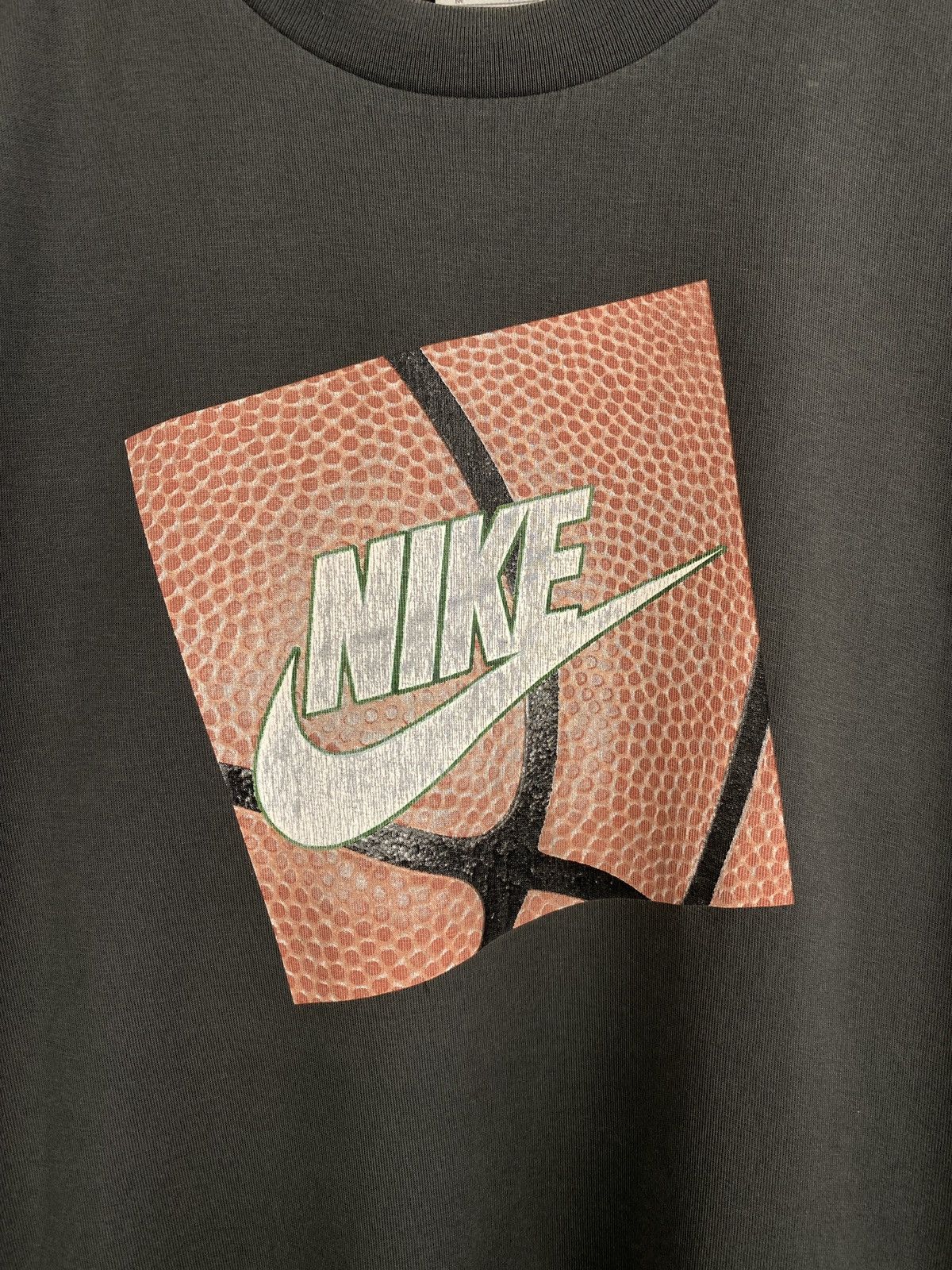 Nike × Vintage 🏀 Vintage 90s Nike Basketball T-Shirt Swoosh Rare Retro Hype Size US M / EU 48-50 / 2 - 4 Thumbnail