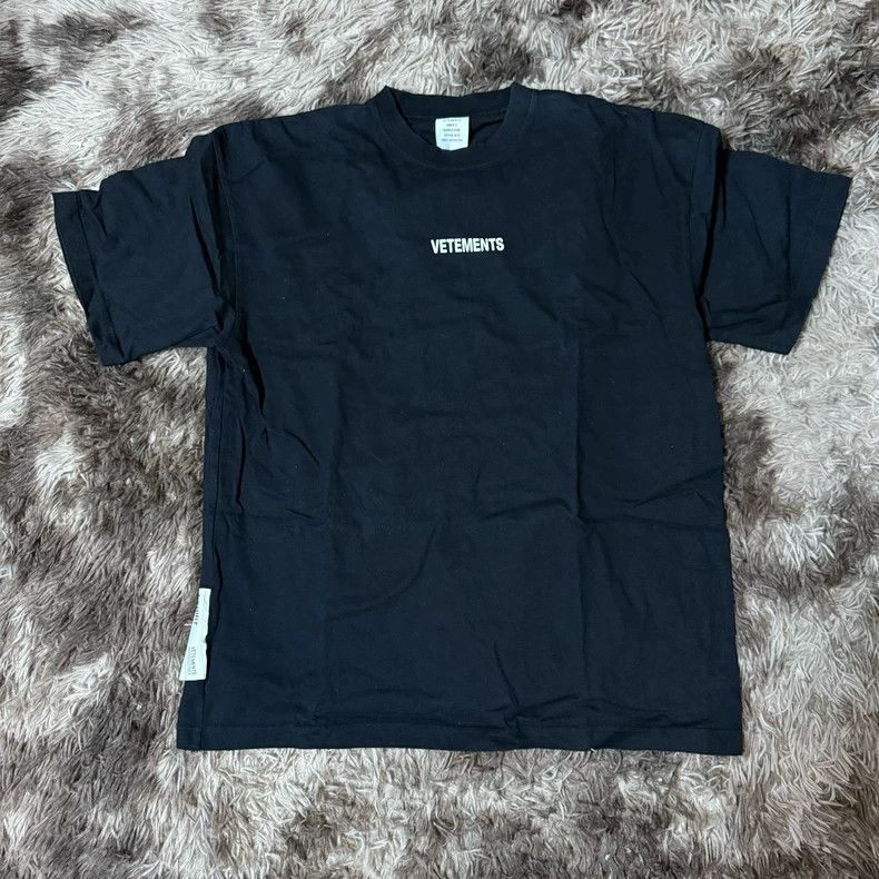 Vetements Vetements Short sleeves with small logo letters printed on Size US L / EU 52-54 / 3 - 1 Thumbnail