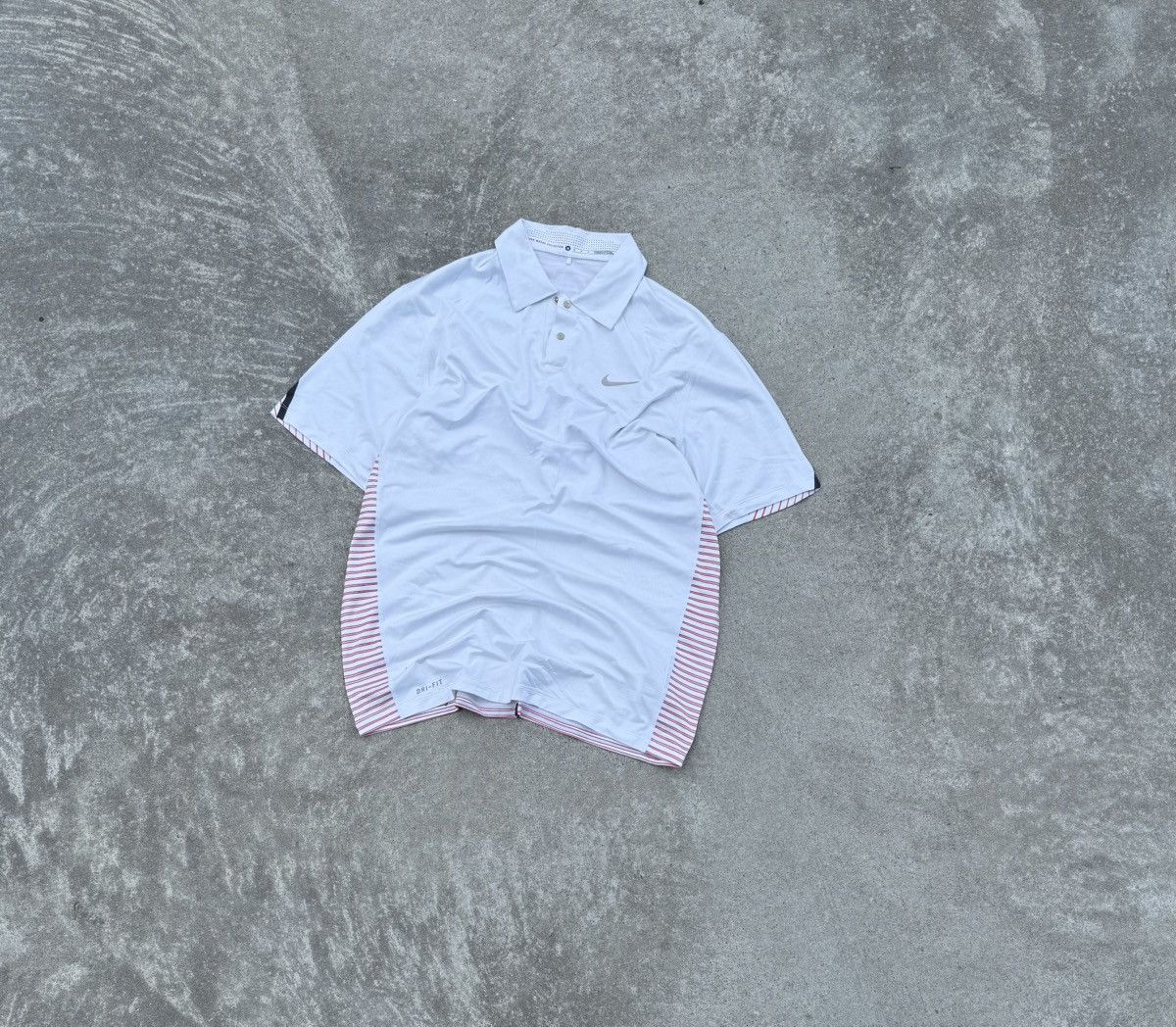Other Vintage Nike Y2K avantgarde streetwear polo shirt Size US M / EU 48-50 / 2 - 2 Thumbnail