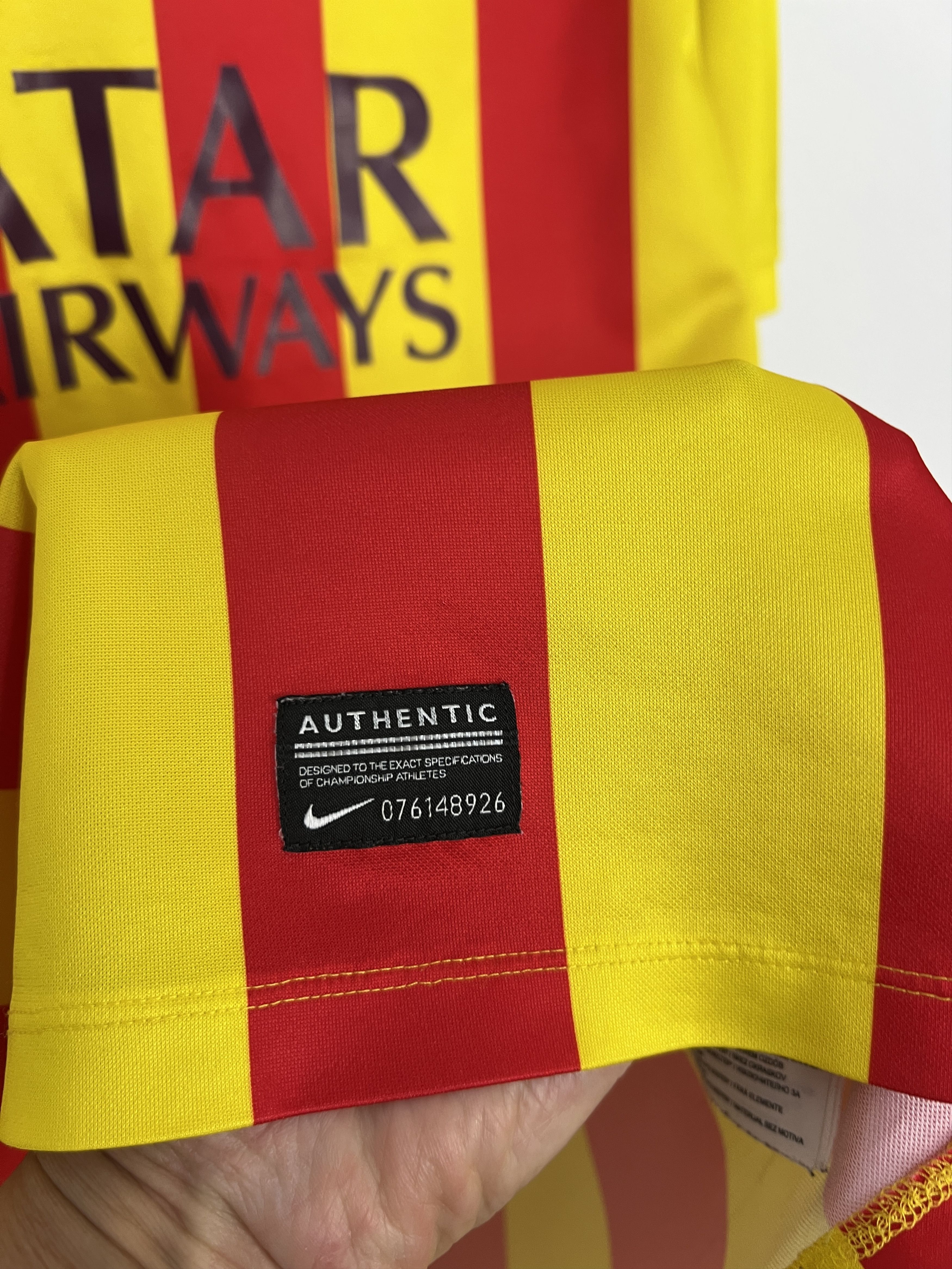 Nike Barcelona Away football shirt 2013 Soccer Nike Jersey Mens Size US L / EU 52-54 / 3 - 4 Thumbnail