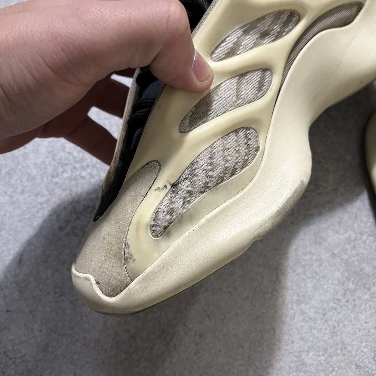 Adidas × Kanye West ADIDAS YEEZY 700 v3 Size US 8.5 / EU 41-42 - 6 Thumbnail