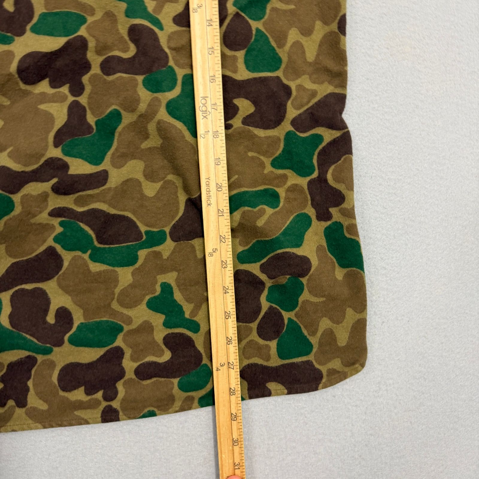 Vintage Vintage Woolrich Chamois Button Up Shirt Medium Duck Camo Size US M / EU 48-50 / 2 - 8 Thumbnail