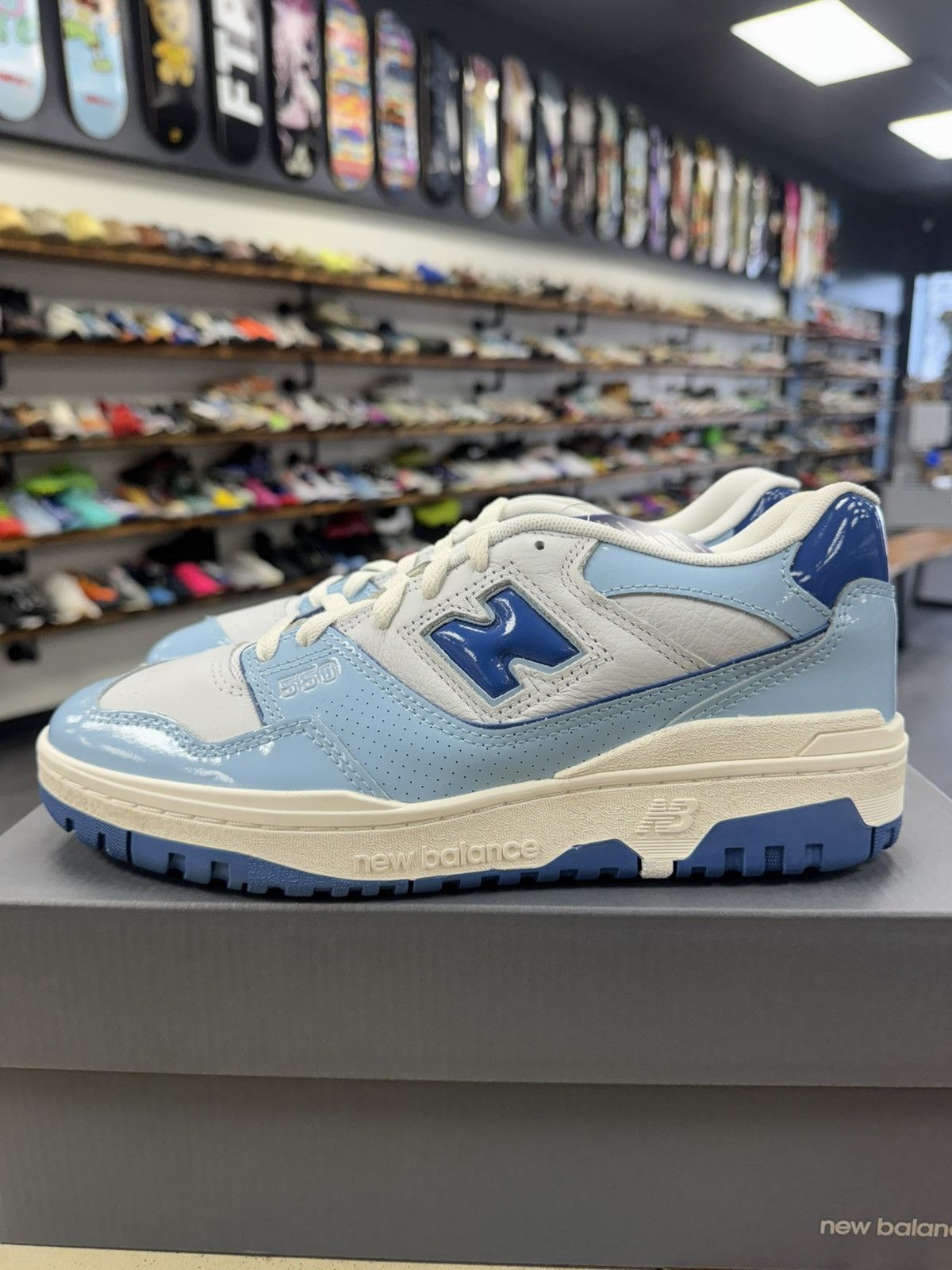 New Balance New Balance 550 Chrome Blue Patent Size US 9 / EU 42 - 3 Thumbnail