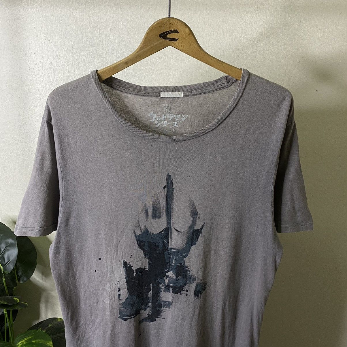 Anime GU x Bandai Ultraman Collaboration Tee Size US M / EU 48-50 / 2 - 2 Thumbnail