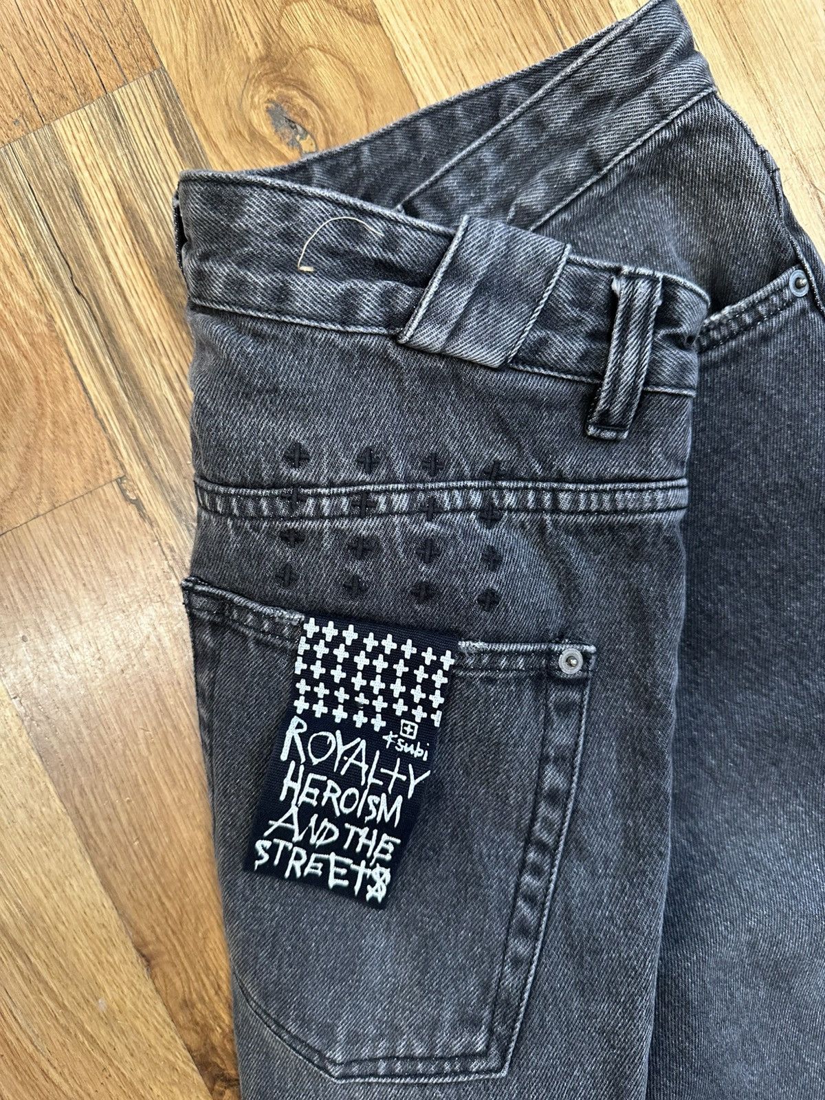 Ksubi Ksubi Knee Cross Patch Grey Denim Jeans Size 32 Size US 32 / EU 48 - 4 Thumbnail