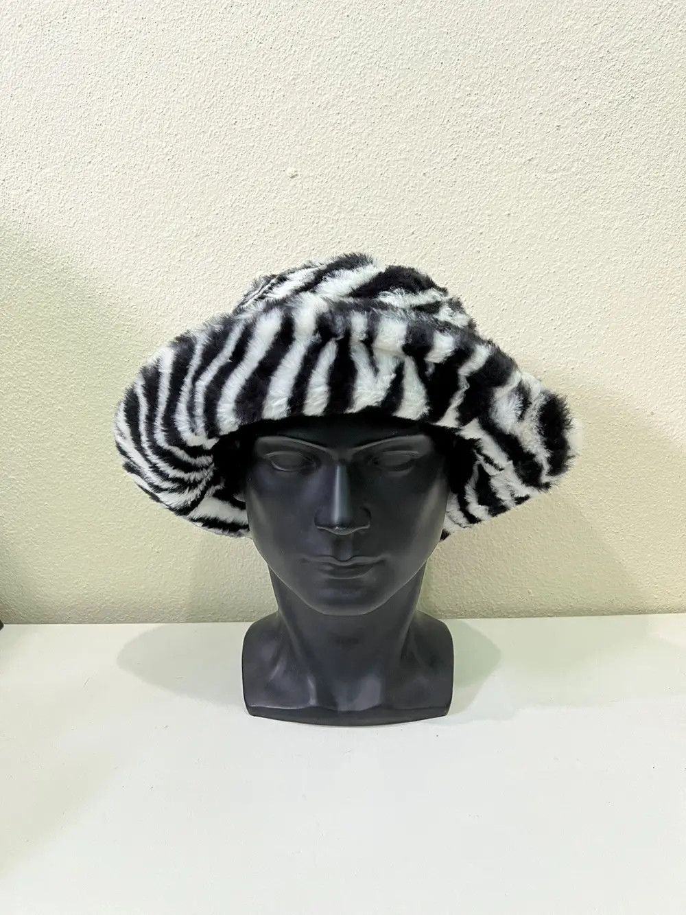 Vintage Vintage Fur Fleece Overprint Zebra Bucket Hats Size ONE SIZE - 2 Thumbnail