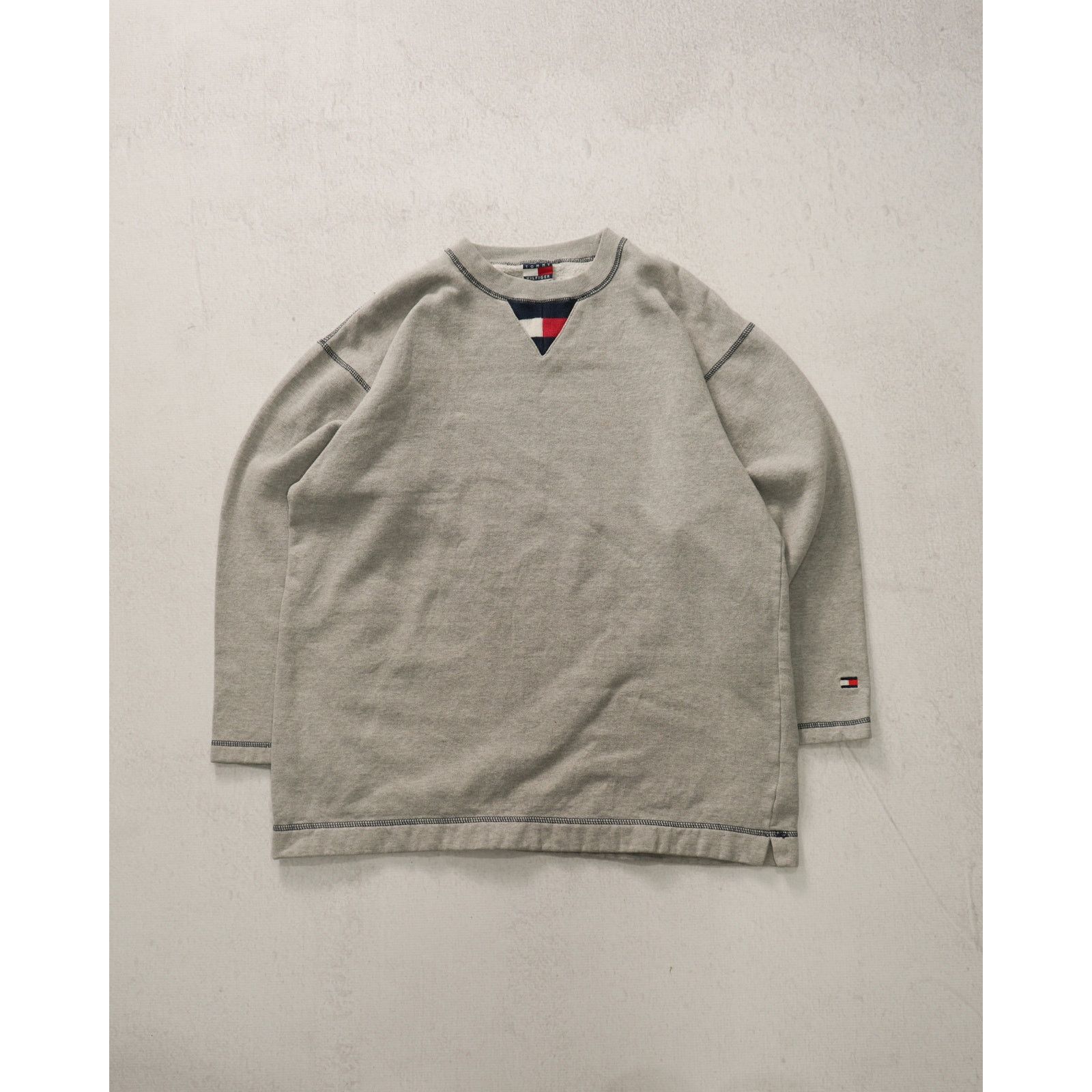 Tommy Hilfiger Vintage 90s Tommy Hilfiger Sweatshirt - Women's Large Size L / US 10 / IT 46 - 1 Thumbnail