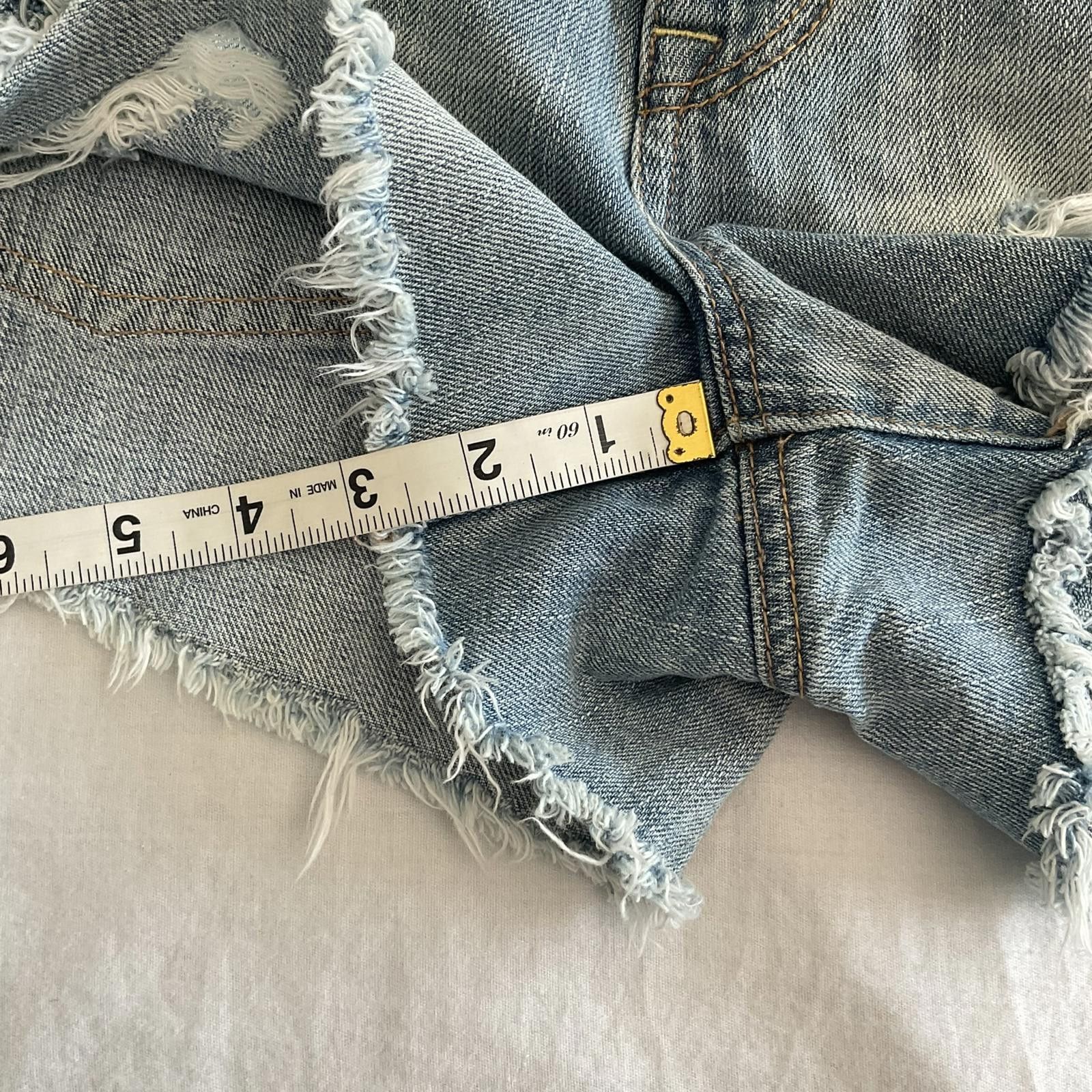 American Eagle Outfitters American Eagle hi rise festival distressed denim shorts 12 Size 34" / US 12 / IT 48 - 6 Thumbnail