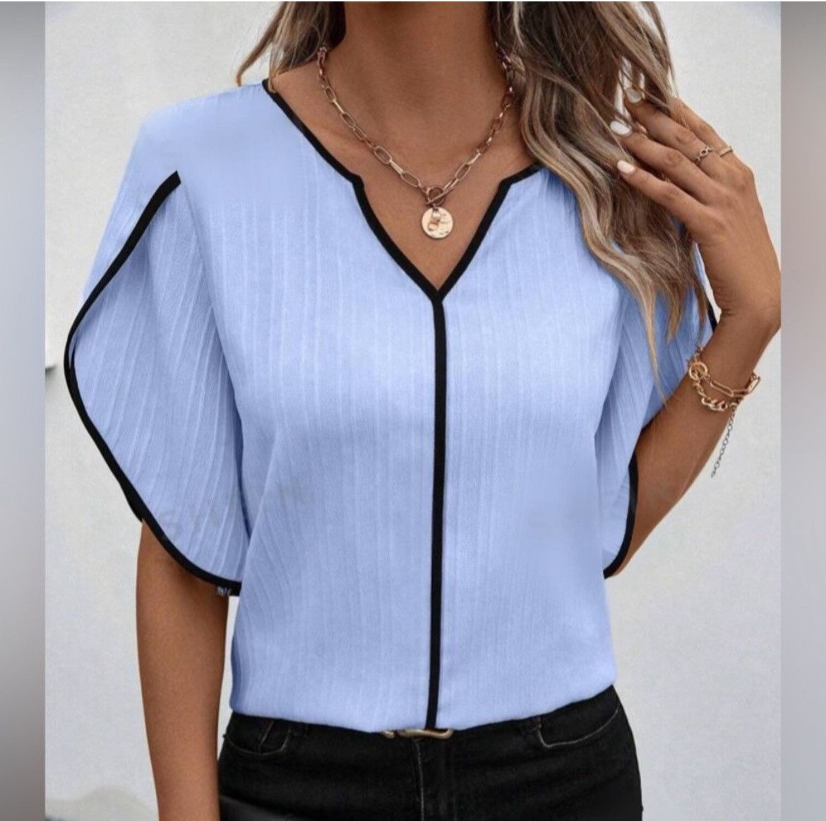 Designer × Other Nwt, Lavishly Paris Women’s Petal Sleeve Blouse Size S / US 4 / IT 40 - 3 Thumbnail