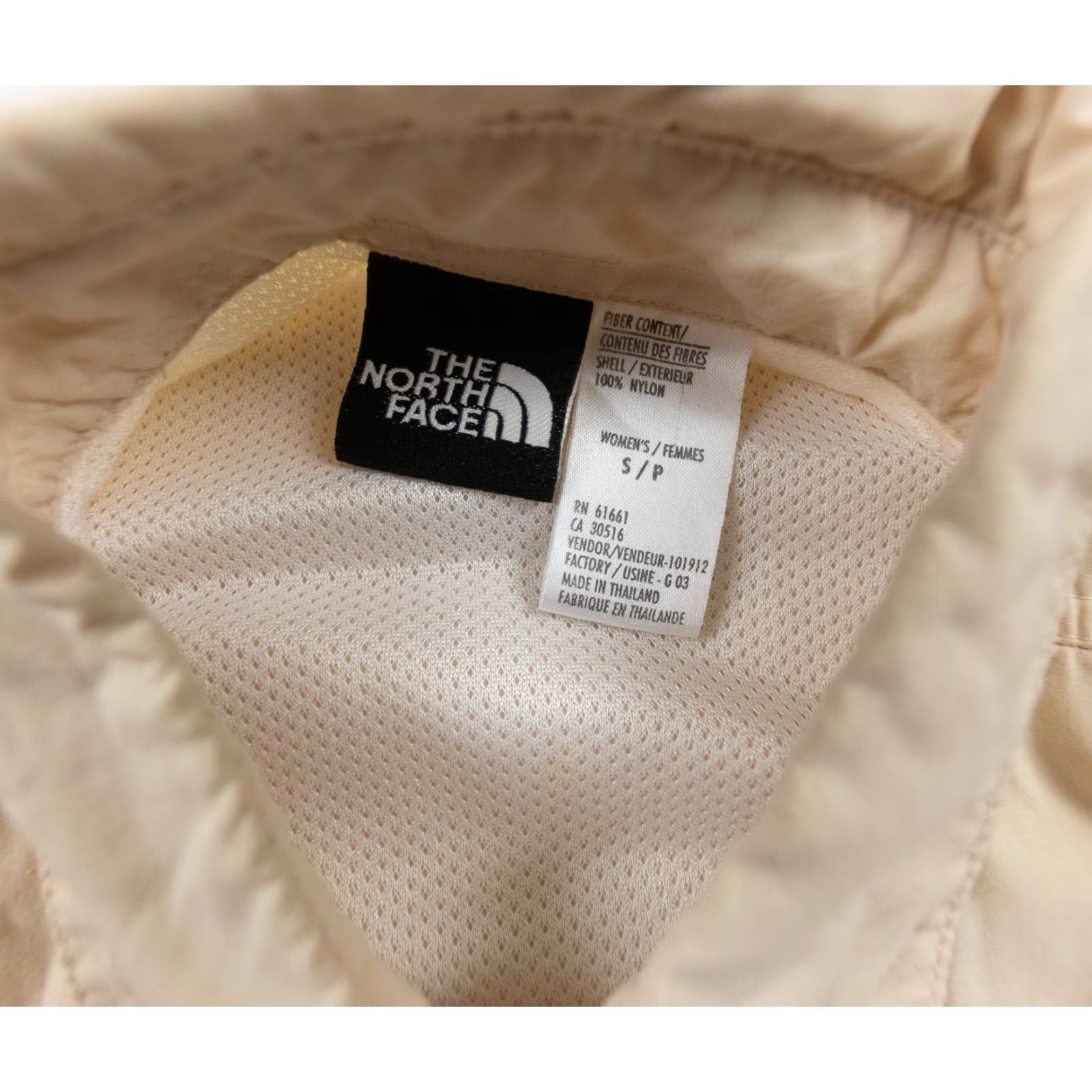 The North Face VINTAGE The North Face Shirt Women’s Small Beige Button-Down Long Sleeve Breathable Vent Shirt Size S / US 4 / IT 40 - 5 Thumbnail