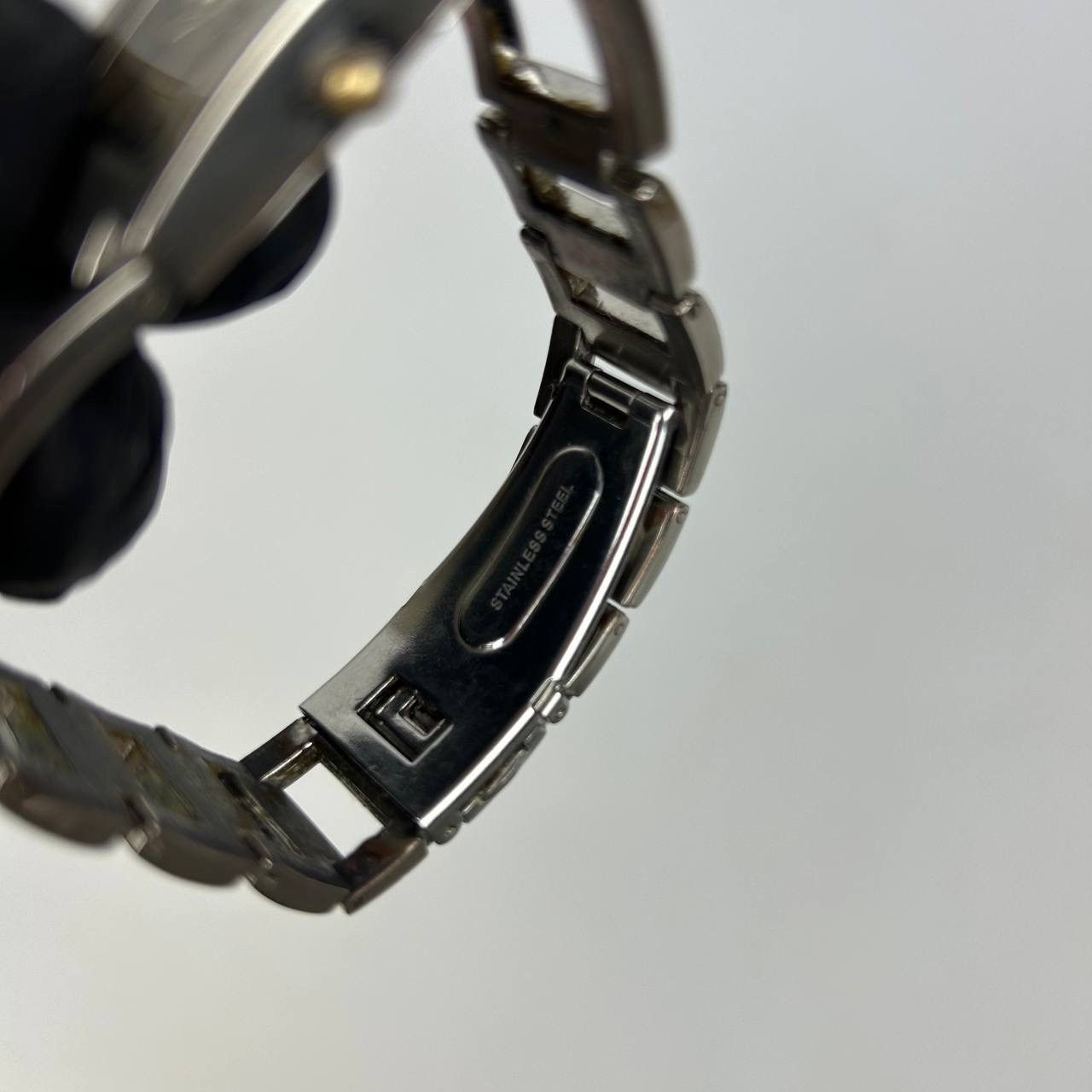 Gucci Gucci 048L Women's Watch With Silver Bracelet Size ONE SIZE - 8 Thumbnail