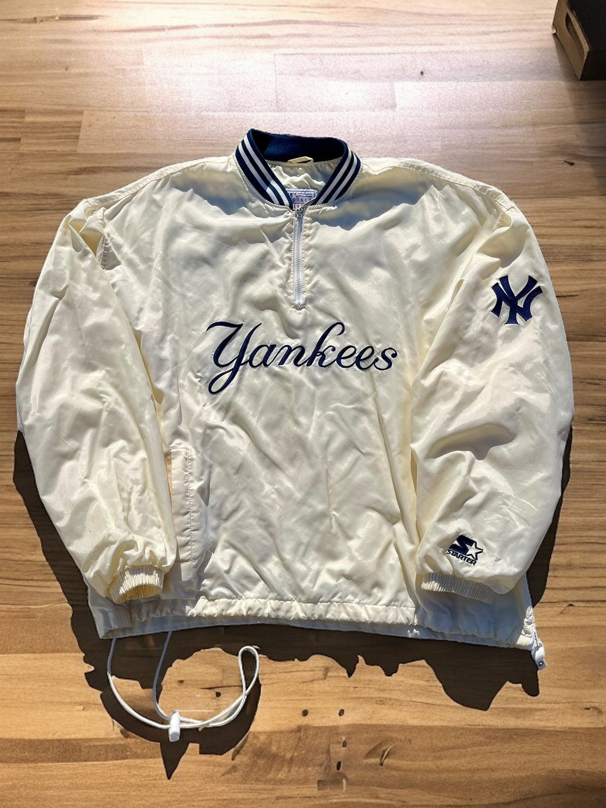 image of Vintage Starter New York Yankees 90's Script Jacket in White, Men's (Size XL)