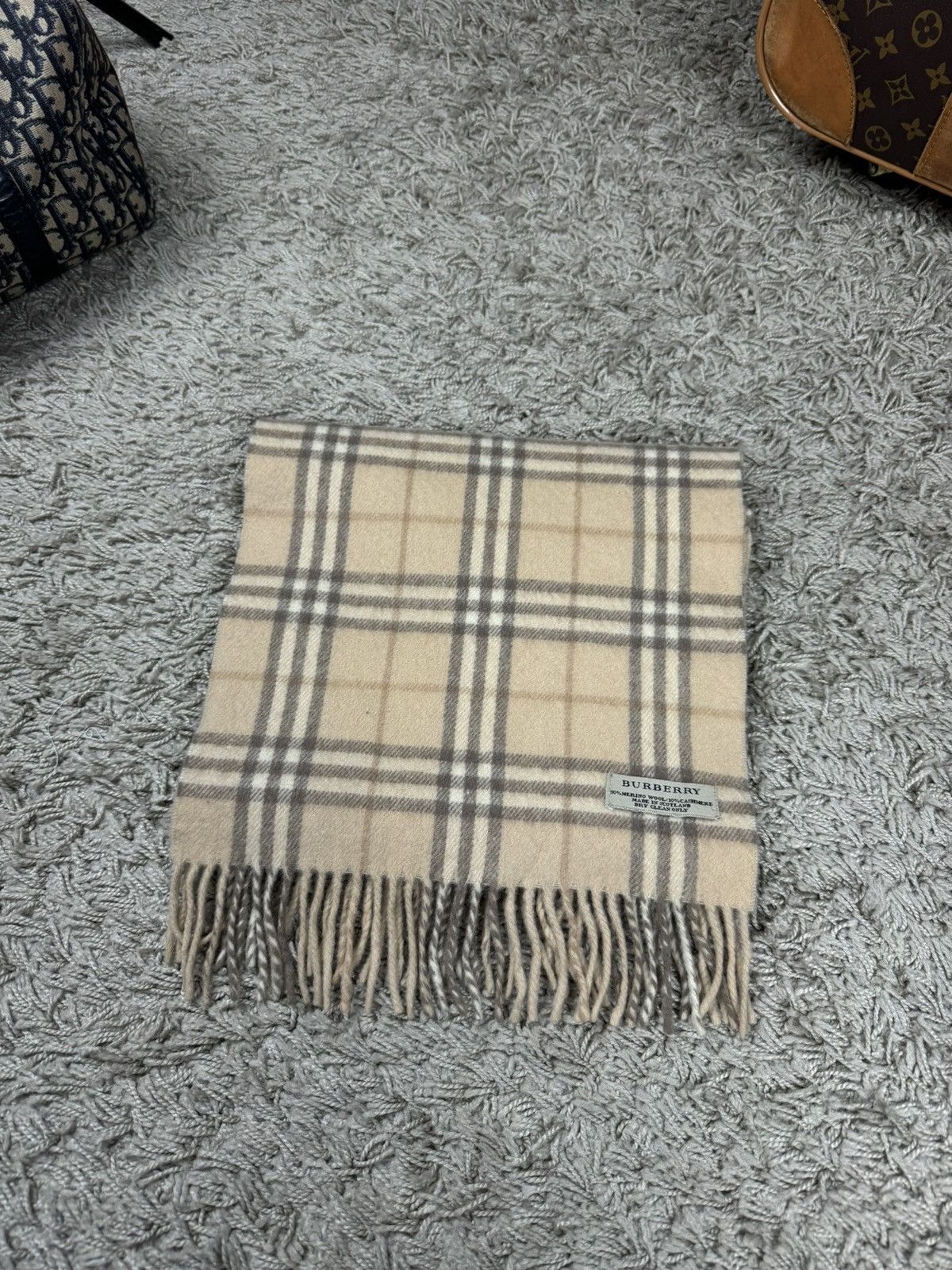 Vintage wool scarf Burberry’s 90s original luxury item