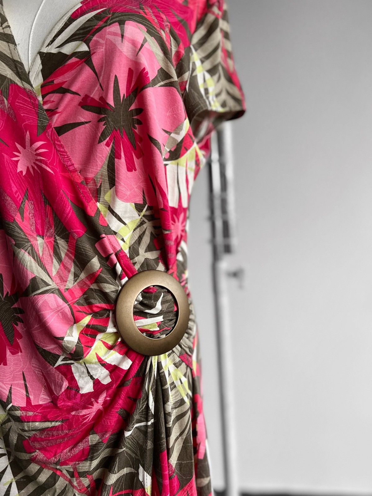 Joseph Ribkoff Joseph Ribkoff Floral Knee Length Faux Wrap Sheath Dress Size M / US 6-8 / IT 42-44 - 3 Thumbnail