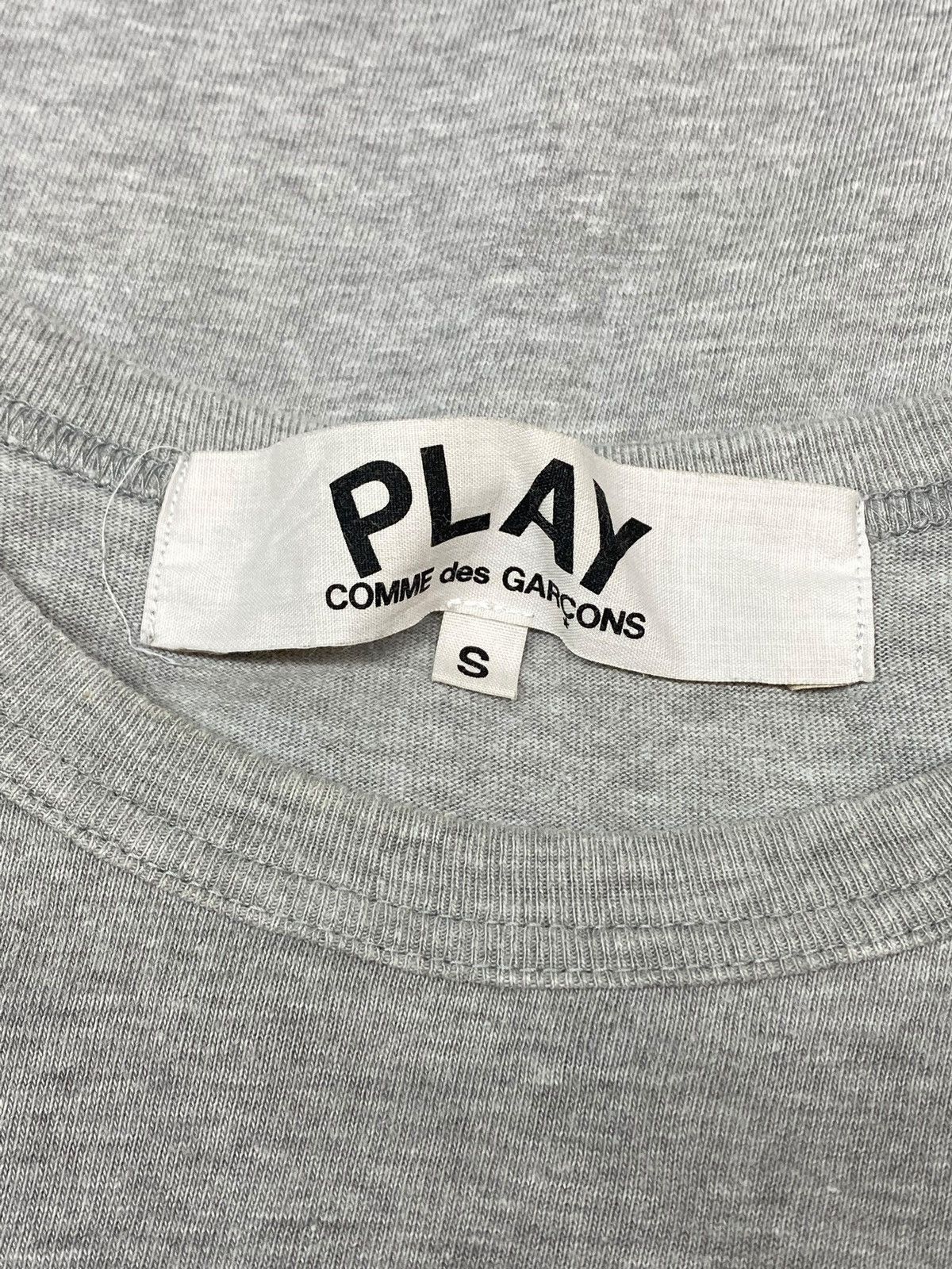 Comme des Garcons COMME DES GARÇONS PLAY Gray Heart Patch T-Shirt Size US S / EU 44-46 / 1 - 9 Thumbnail