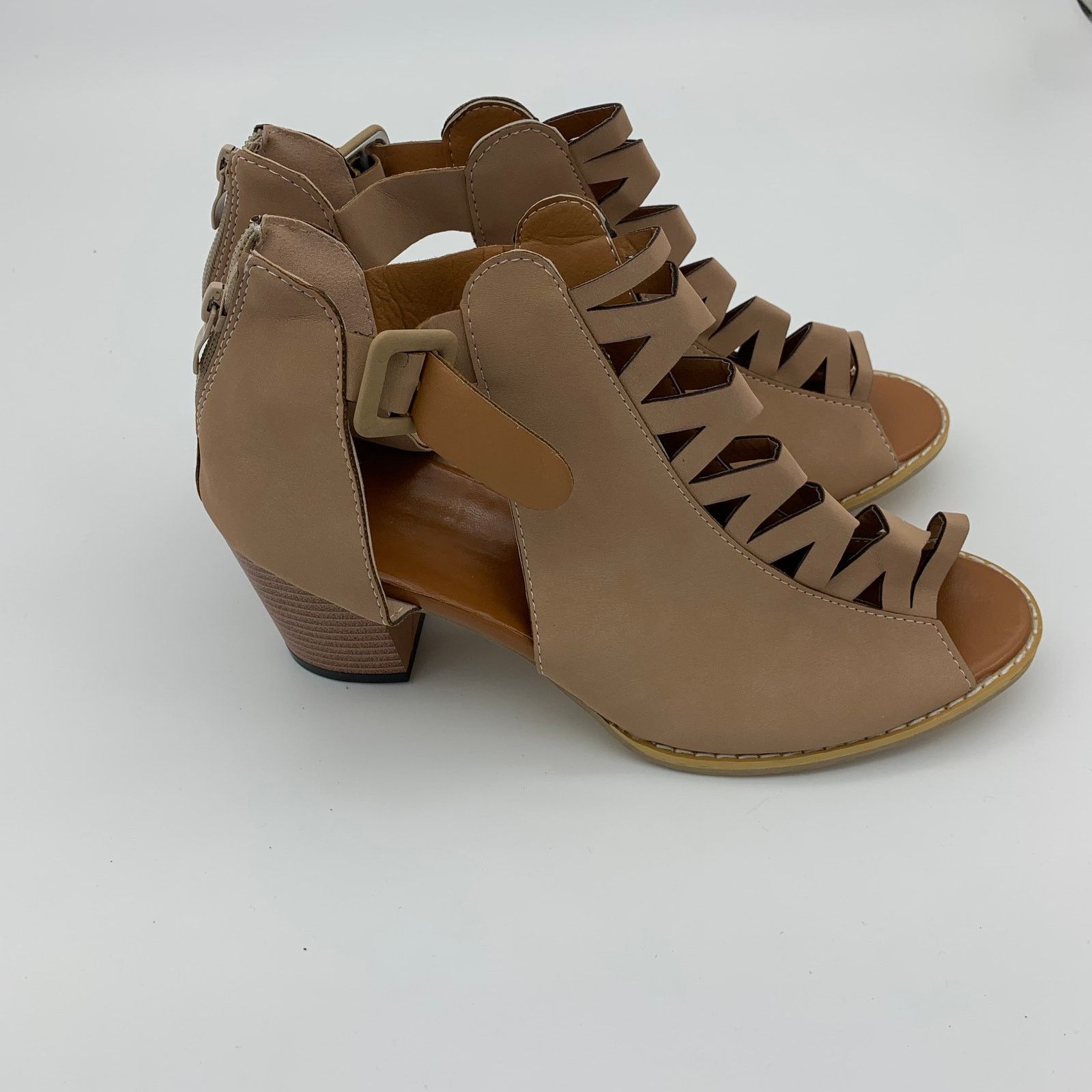 Other Women Heel Size 10 Beige Crisscross Block-Heel Sandal Size US 10 / IT 40 - 5 Thumbnail