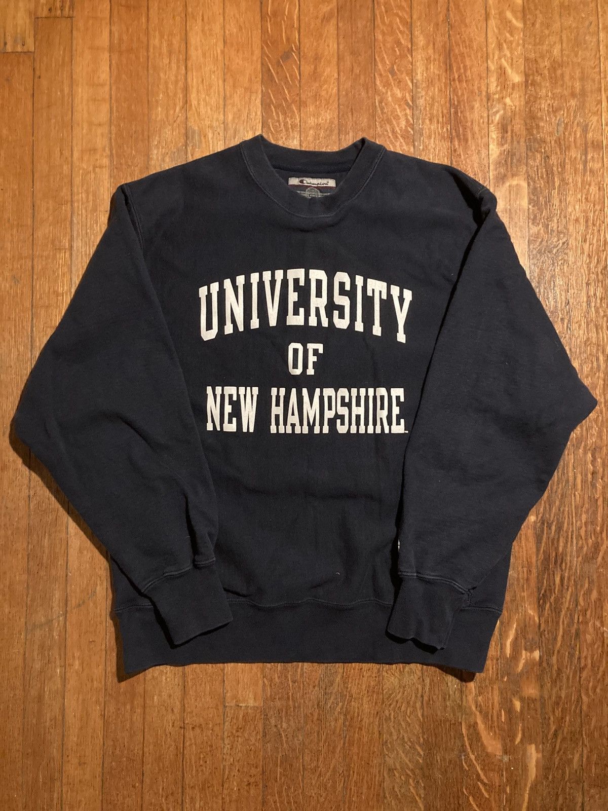 Champion Navy Champion Reverse Weave UNH Crewneck Size US M / EU 48-50 / 2 - 1 Thumbnail