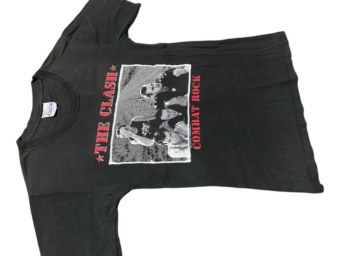 Band Tees × Vintage Vintage The Clash Combat Rock Album Tees Size US XS / EU 42 / 0 - 5 Thumbnail