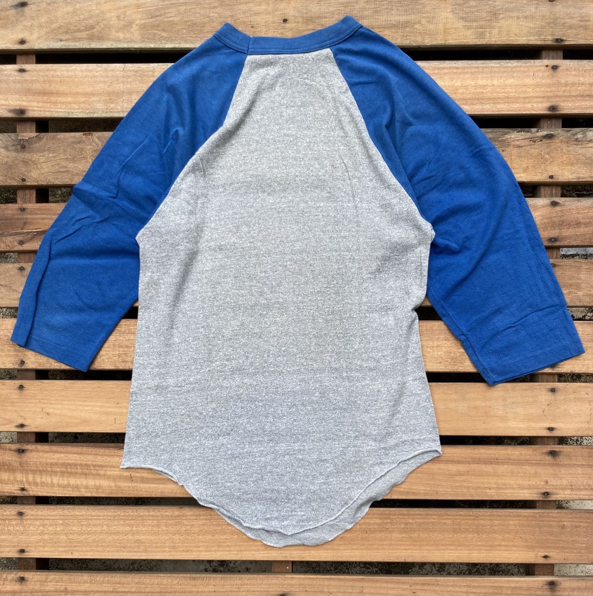 Vintage Vintage 80s Baseball Raglan Two Tone Sunset T shirt Size US S / EU 44-46 / 1 - 3 Thumbnail