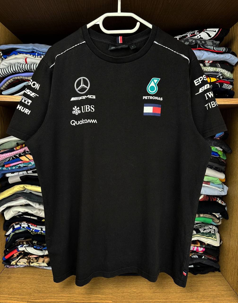 Formula 1 Vintage Tommy Hilfiger Mercedes Benz Petronas T-Shirt Y2K Size US L / EU 52-54 / 3 - 1 Thumbnail