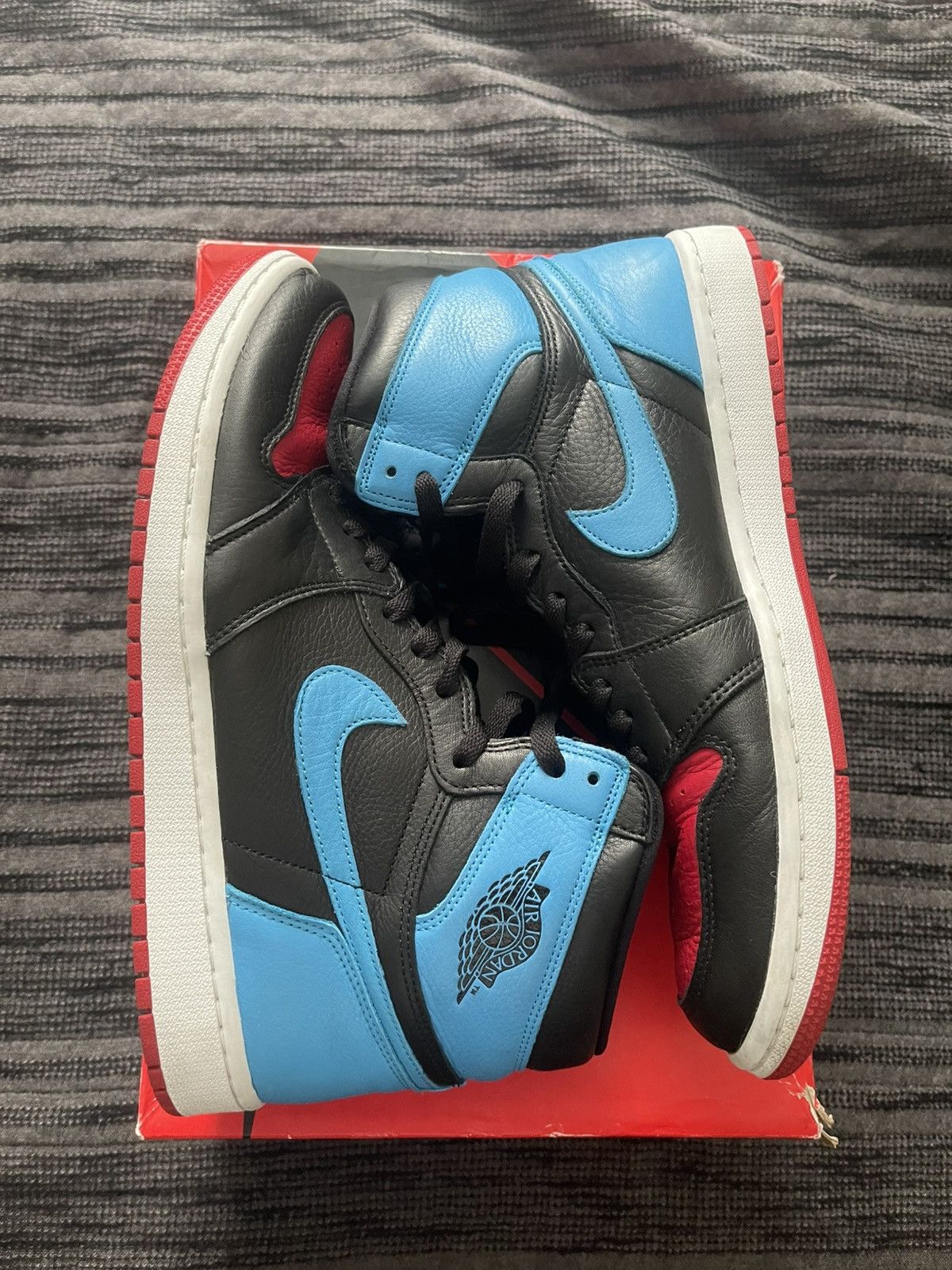 Jordan Brand WMNS AIR JORDAN 1 HIGH OG Nc to Chi Size US 11.5 / EU 44-45 - 1 Thumbnail