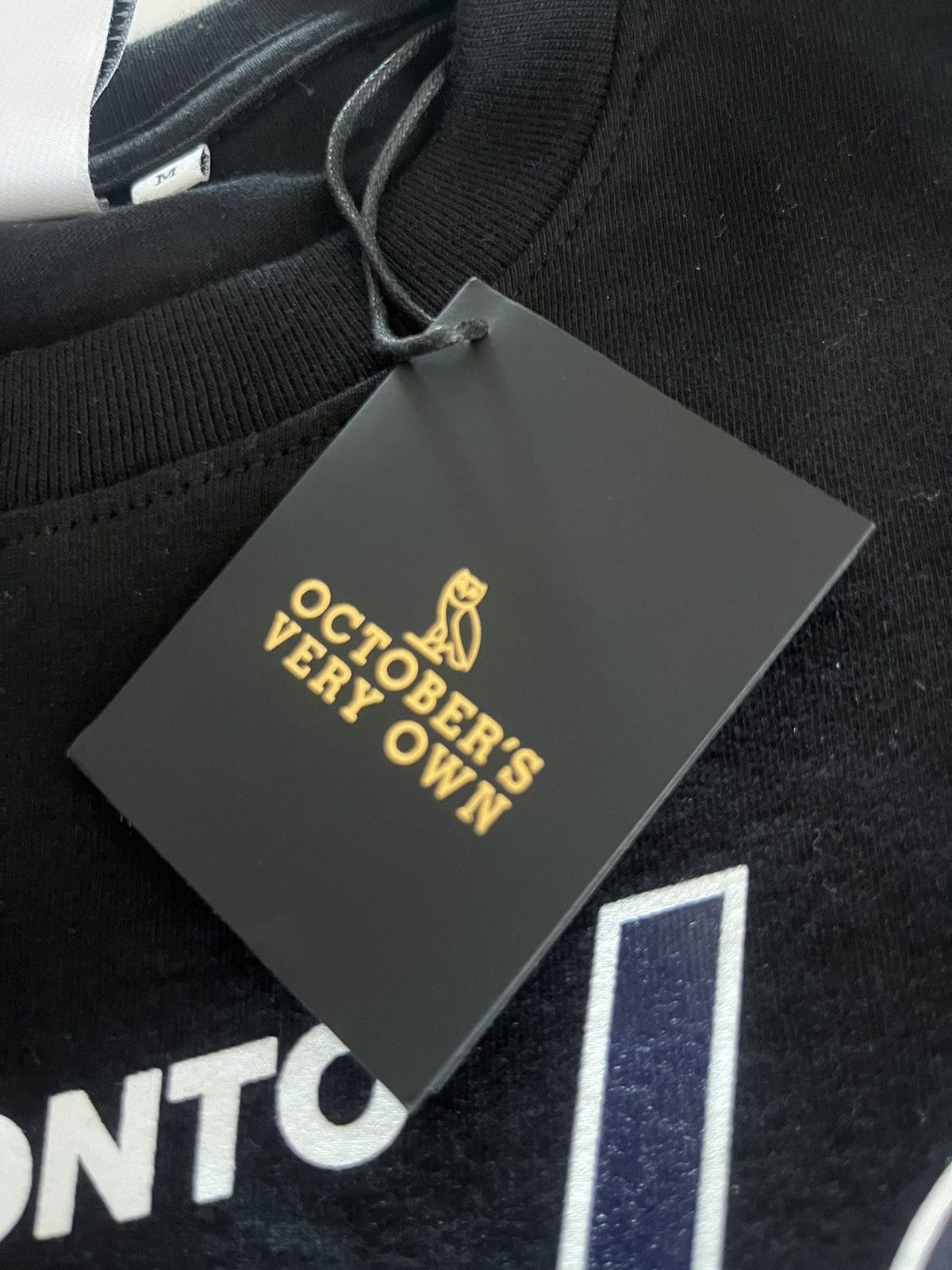 October's Very Own OVO X NHL - “Hometown Heros” Maple Leafs Tee Size US M / EU 48-50 / 2 - 7 Thumbnail