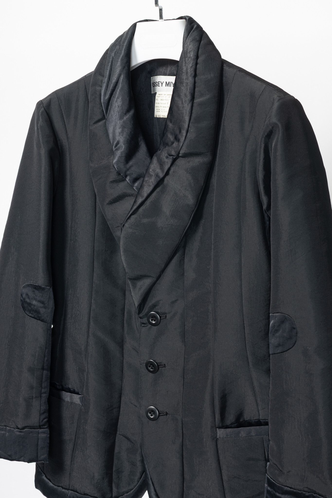 Issey Miyake Issey Miyake AW95 Black Twill & Satin Padded Blazer Size S / US 4 / IT 40 - 3 Thumbnail