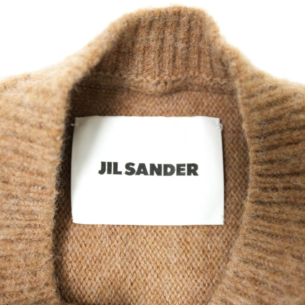 Jil Sander JIL SANDER V-NECK RIBBED KNIT Size US S / EU 44-46 / 1 - 3 Thumbnail