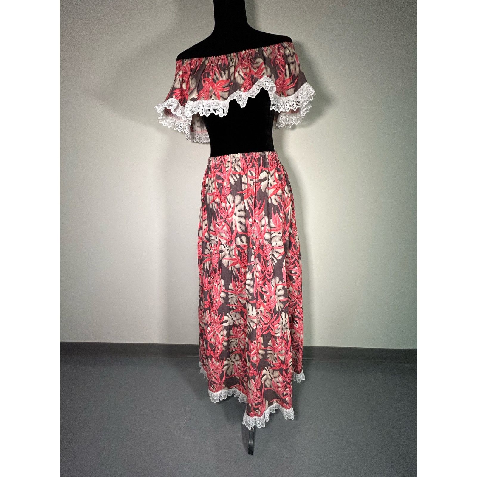 Other Flamenco hand made two piece set. trimming. Cropped top. M Size 26" / US 2 / IT 38 - 1 Thumbnail