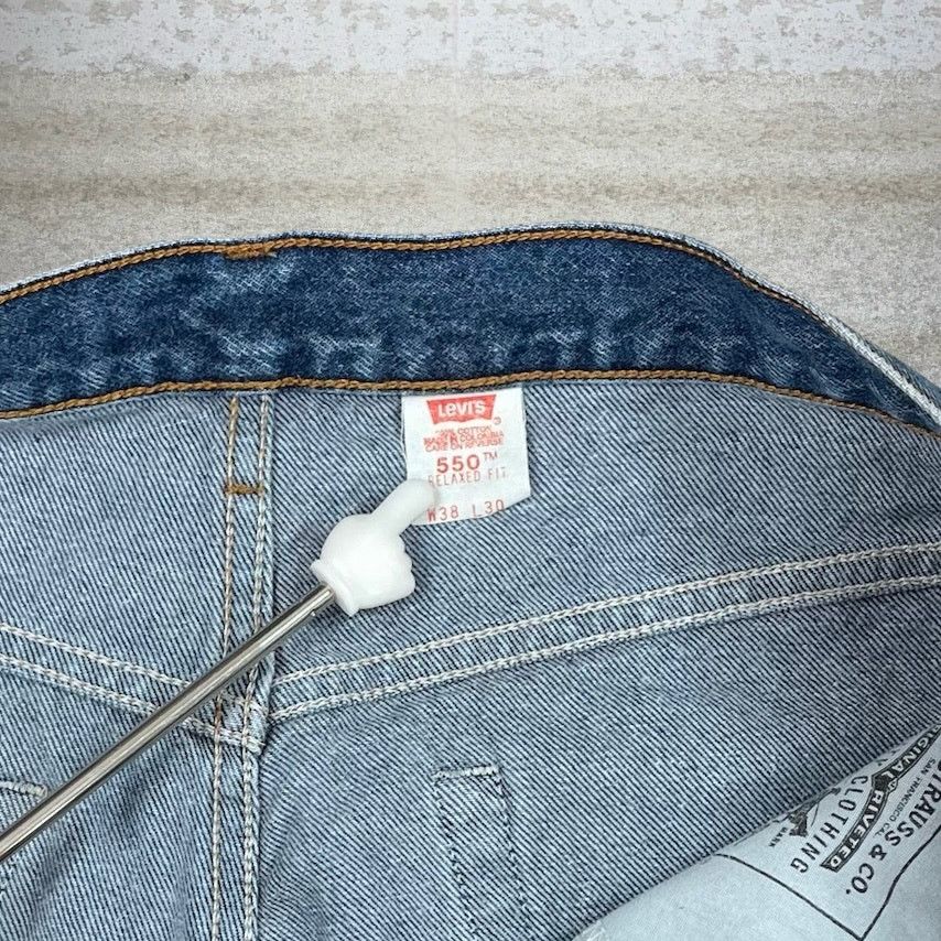 Levi's Vintage 90s Levis Jeans 550 38x30 Relaxed Fit Medium Wash Size US 38 / EU 54 - 4 Thumbnail