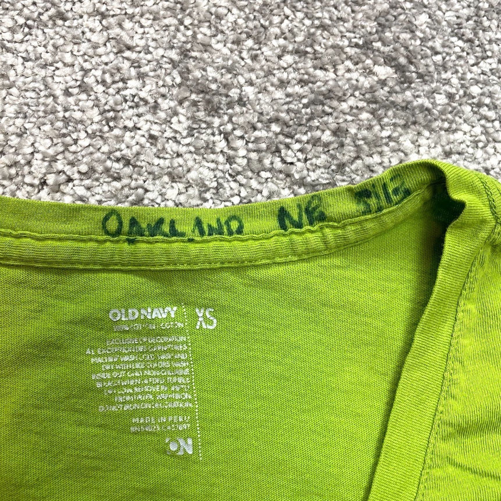 Old Navy Old Navy T Shirt Womens XS Green Short Sleeve Deep V Neck Floral Leaf Flower Top Size XS / US 0-2 / IT 36-38 - 5 Thumbnail