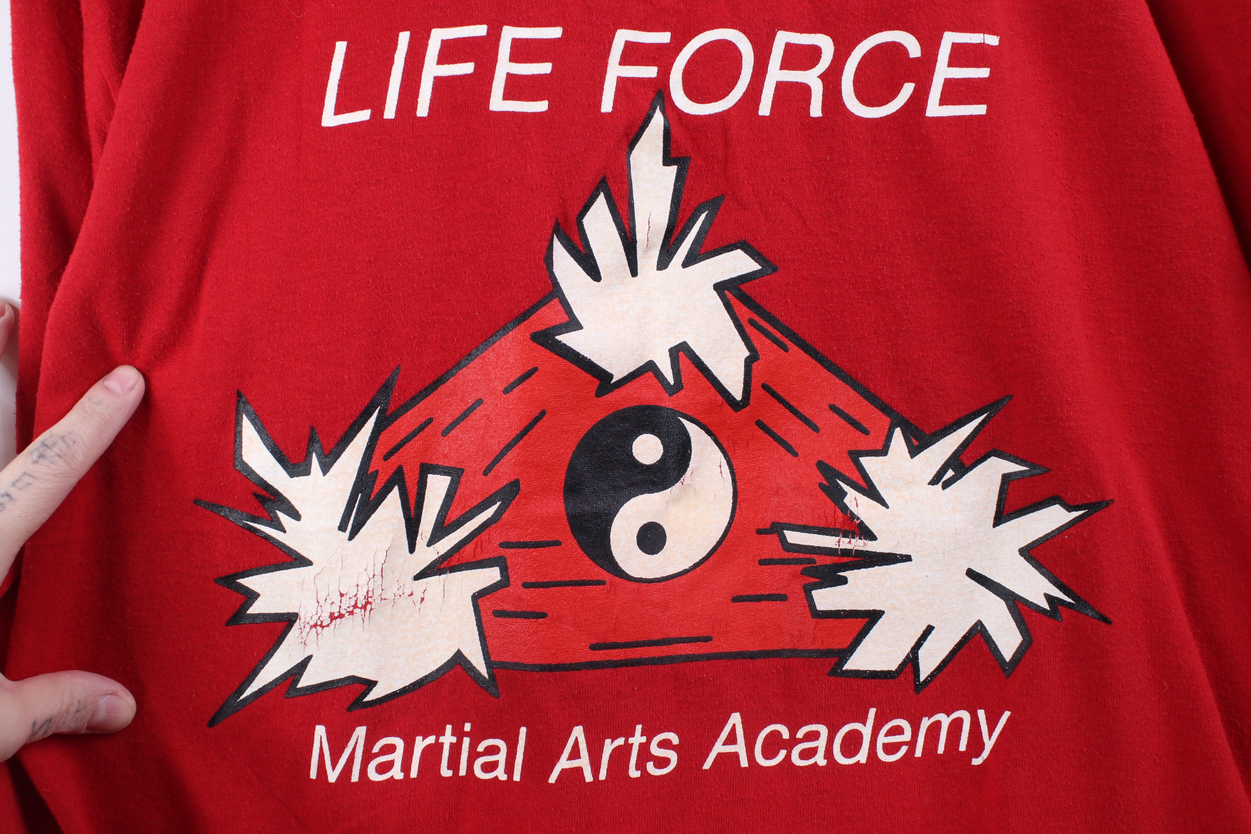 Vintage Vintage 90s Life Force Academy MMA Fighting T-Shirt USA Size US L / EU 52-54 / 3 - 4 Thumbnail
