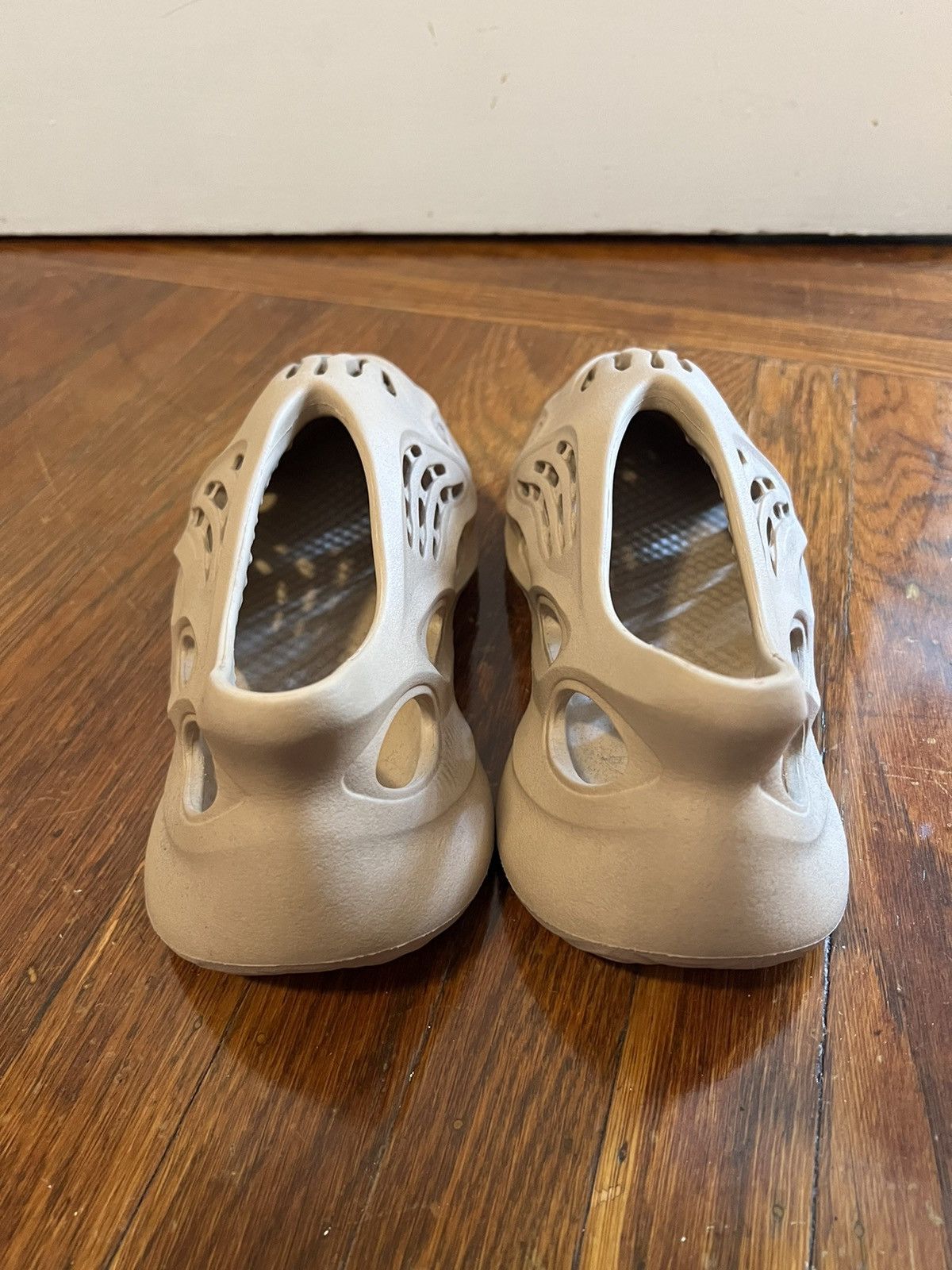 Adidas × Yeezy Yeezy Foam Runner ‘Ochre’ Size US 9 / EU 42 - 5 Thumbnail