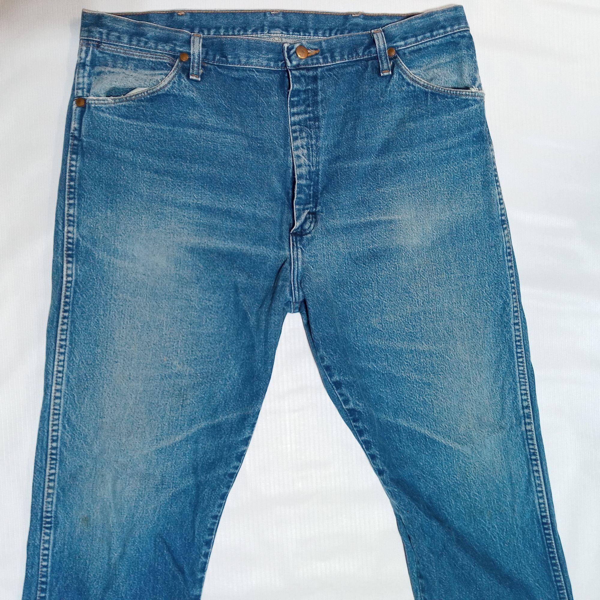 Wrangler Vintage Wrangler Mens Blue Jeans 37 x 28 Faded Worn Denim Co Size US 37 - 5 Thumbnail