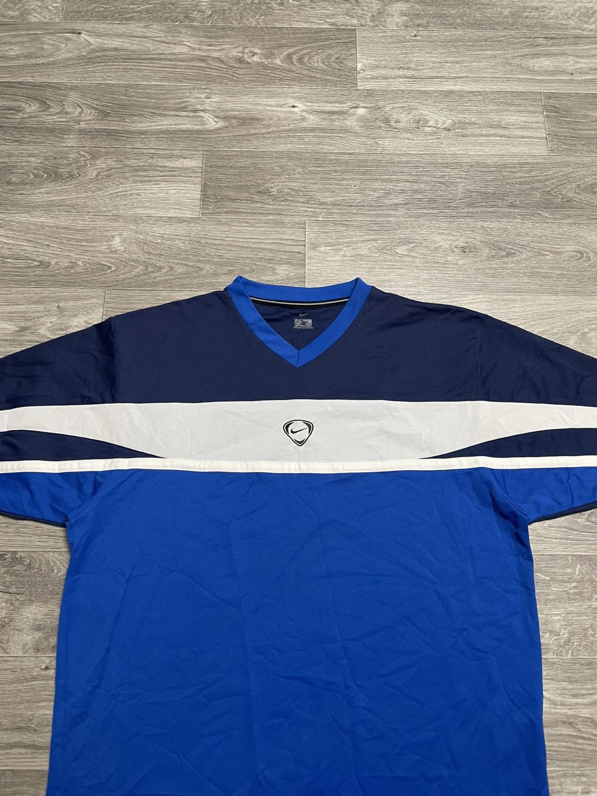 Nike Vintage Nike T90 Central Swoosh Logo Soccer Football T-Shirt Size US XL / EU 56 / 4 - 2 Thumbnail