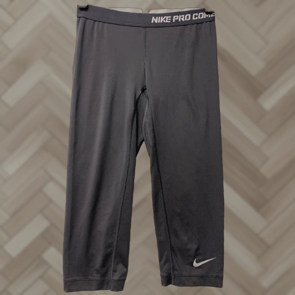 Nike Nike Pro Combat Pants Womens Leggings M Capri Black Training Athletic /107-42 Size 32" / US 10 / IT 46 - 1 Thumbnail