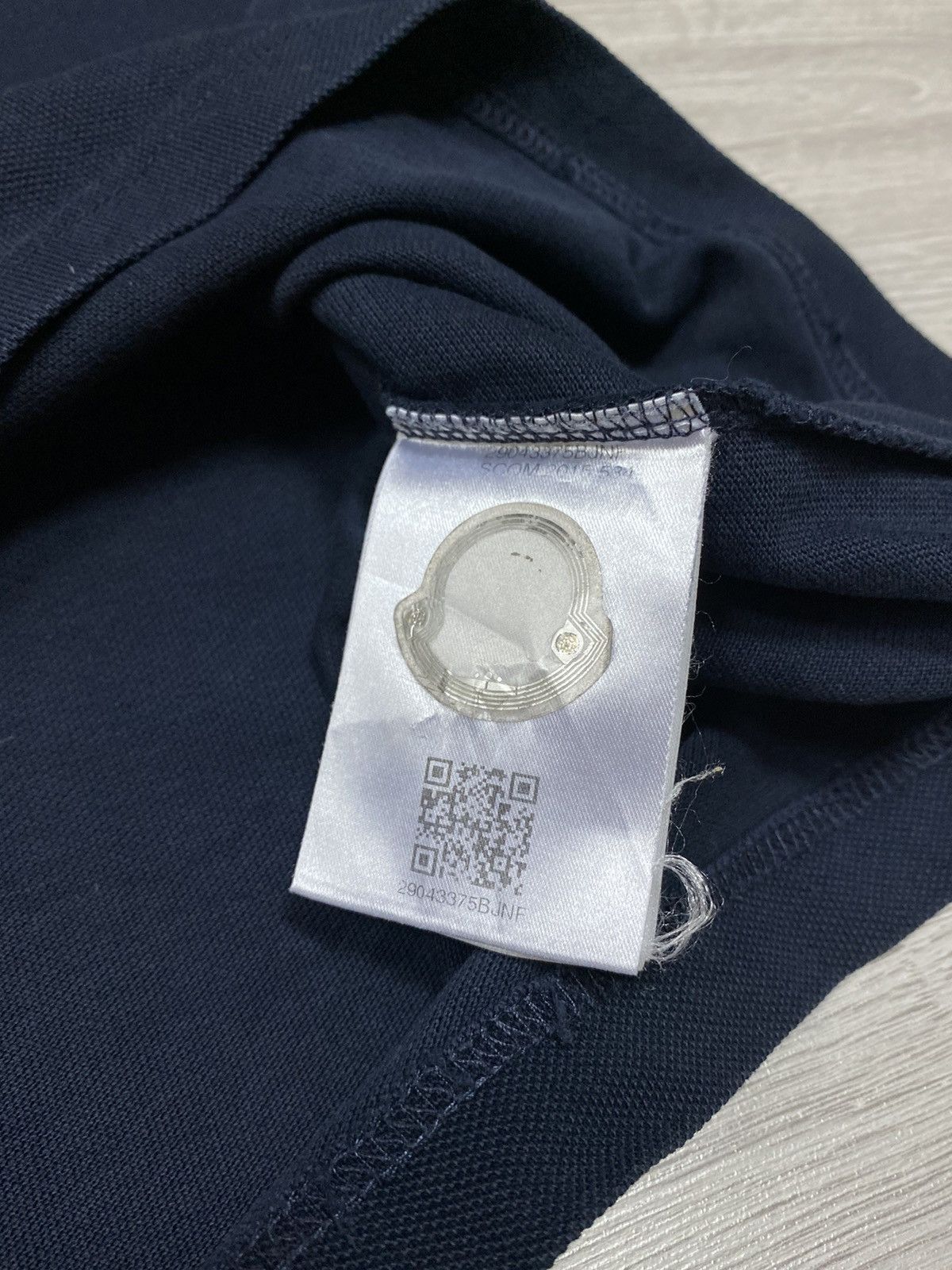 Moncler Moncler 🇫🇷 France neck logo polo t-shirt three buttons Size US M / EU 48-50 / 2 - 6 Thumbnail