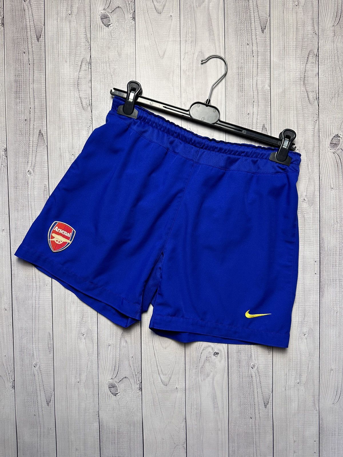Vintage Vintage Nike Arsenal soccer shorts size Xs blue Size US 29 - 1 Thumbnail