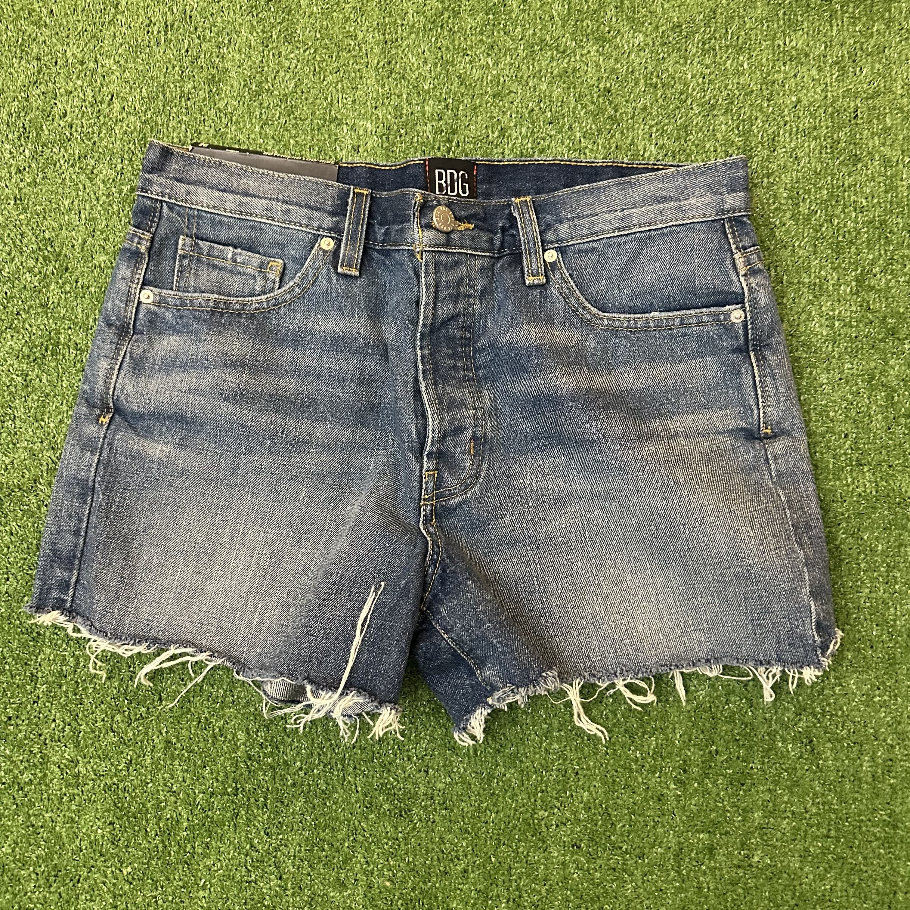 Bdg NWT Women's Boyfriend Low-Rise BDG Jean Shorts Size 33" - 1 Thumbnail