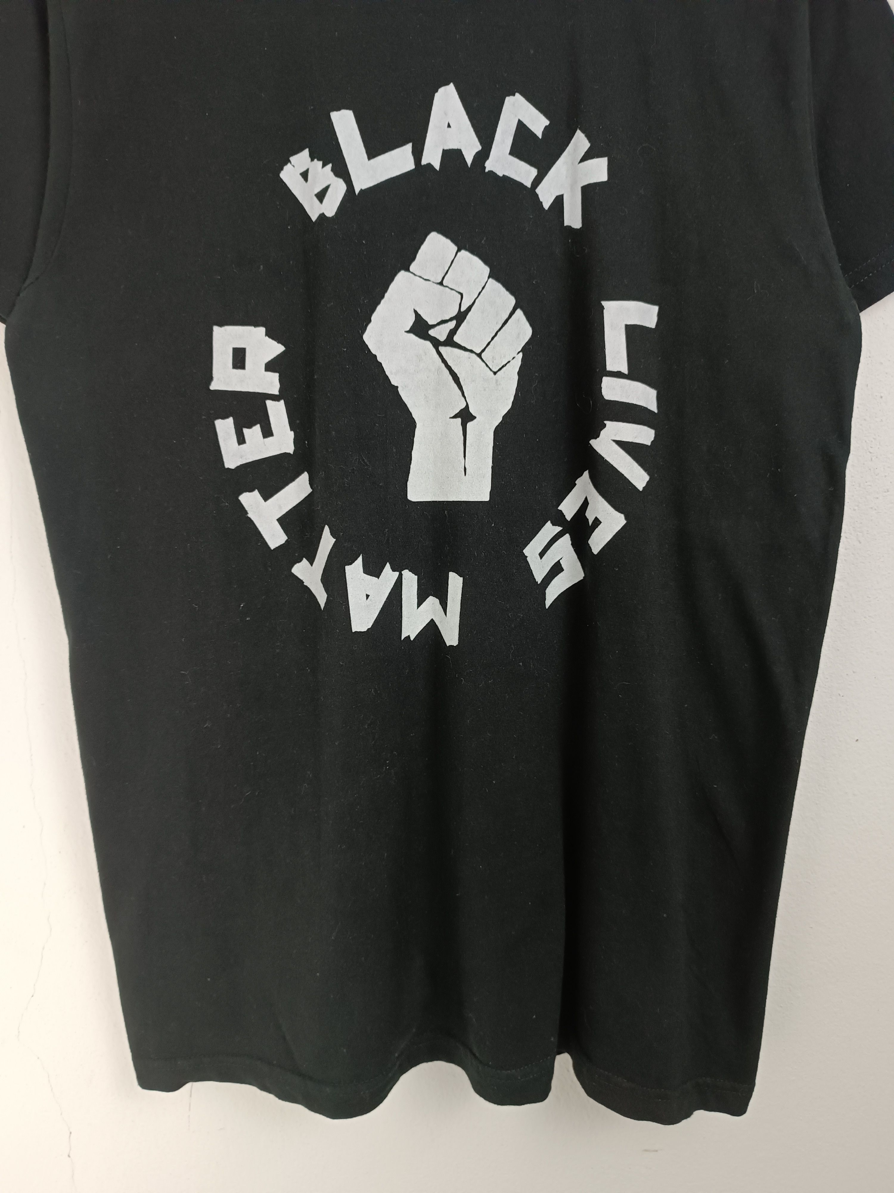 Other VINTAGE BLACK LIVES MATTER BLM PROTEST HUMANITY TEE Size US M / EU 48-50 / 2 - 7 Thumbnail
