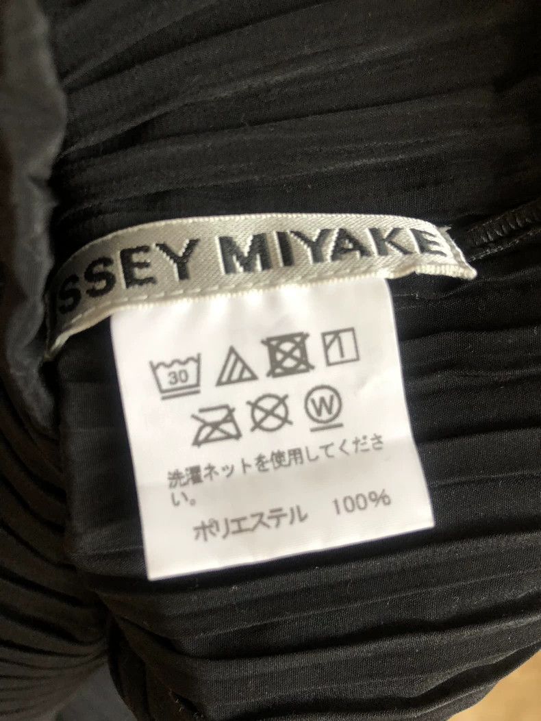 Issey Miyake Issey Miyake size:2 Black pleated top with long sleeves Size S / US 4 / IT 40 - 2 Thumbnail