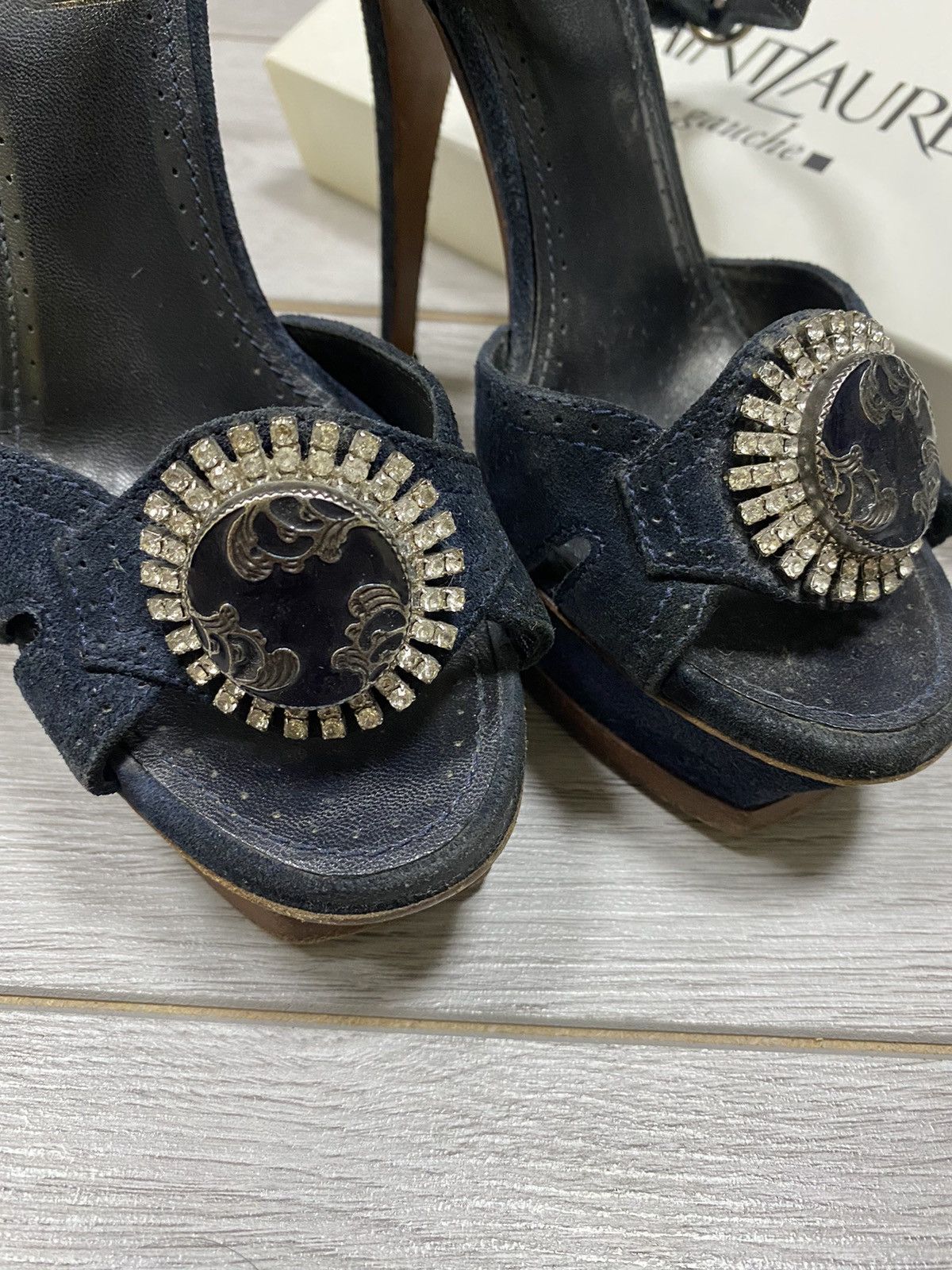 Yves Saint Laurent Yves Saint Laurent with box suede Rive Gauche vintage heels Size US 5 / IT 35 - 3 Thumbnail