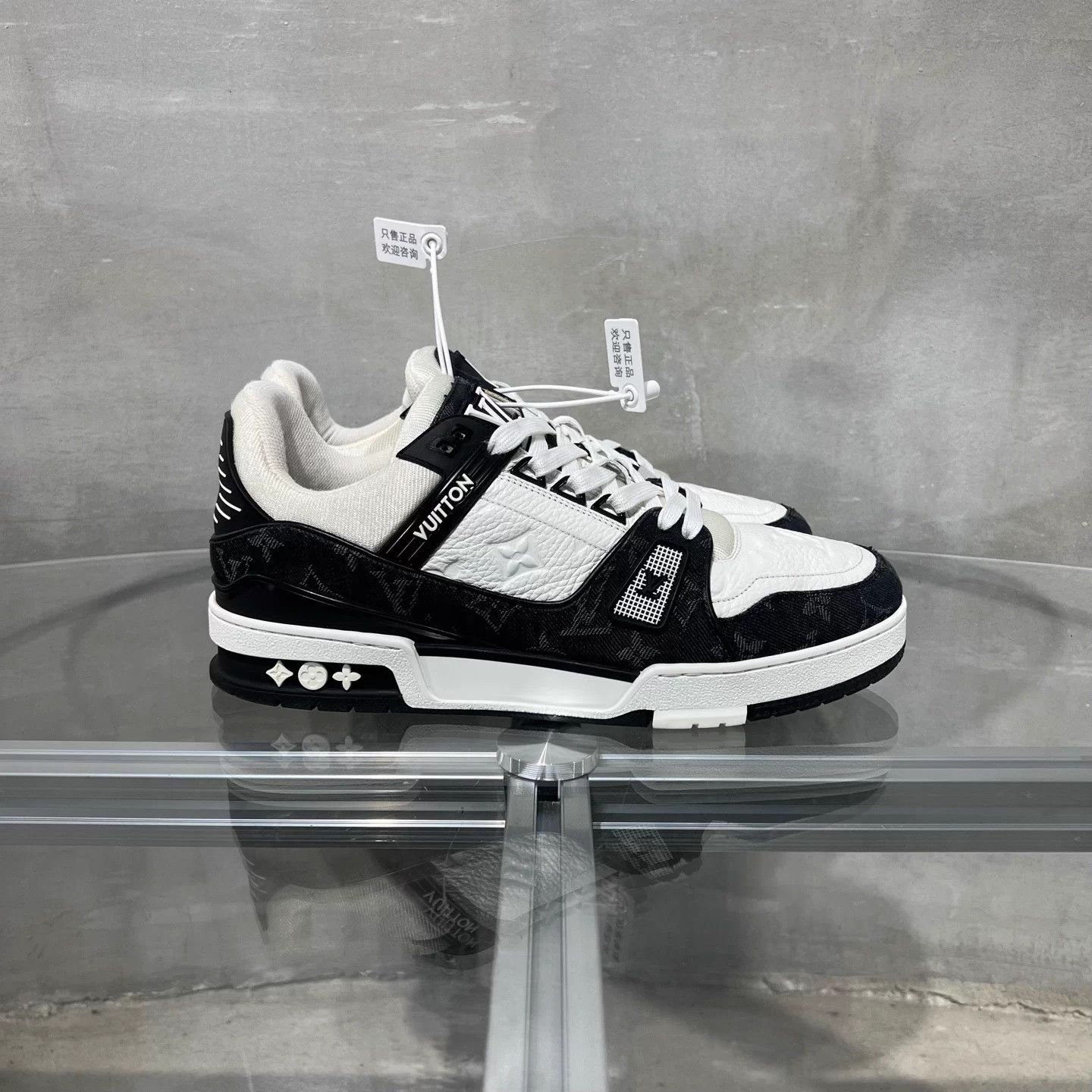 Louis Vuitton LV Trainer Black and White Denim UK7 41 Size US 8 / EU 41 - 4 Thumbnail