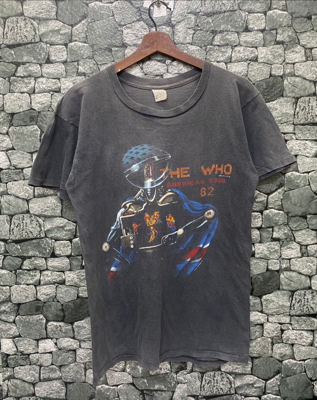 Band Tees Vintage 80s The Who American Tour 82 Promo Tshirt Size US S / EU 44-46 / 1 - 1 Thumbnail